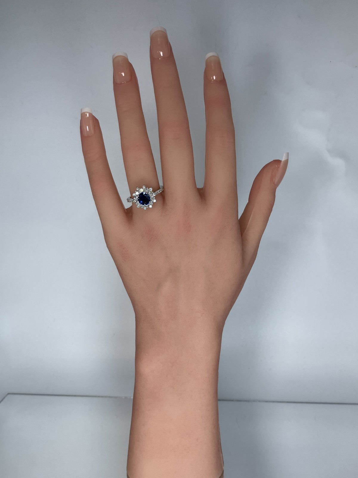 サファイア 1.17ct ロイヤルブルー royal blue AIGS鑑別書 D0.75ct PT900 5.6g 指輪 （JP14号） サイズ直し無料 7898K
