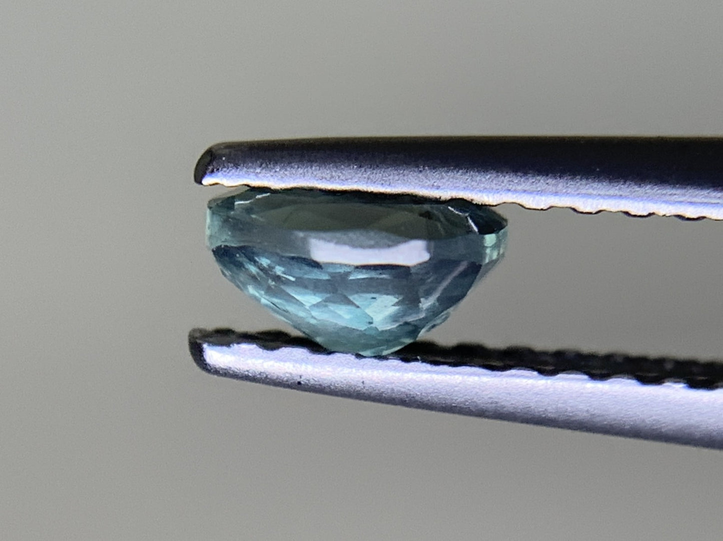 アレキサンドライト 0.482ct  中央宝石ソーティング付き  5.14㎜×3.89㎜×2.86㎜  ルース（ 裸石 ） 4278Y