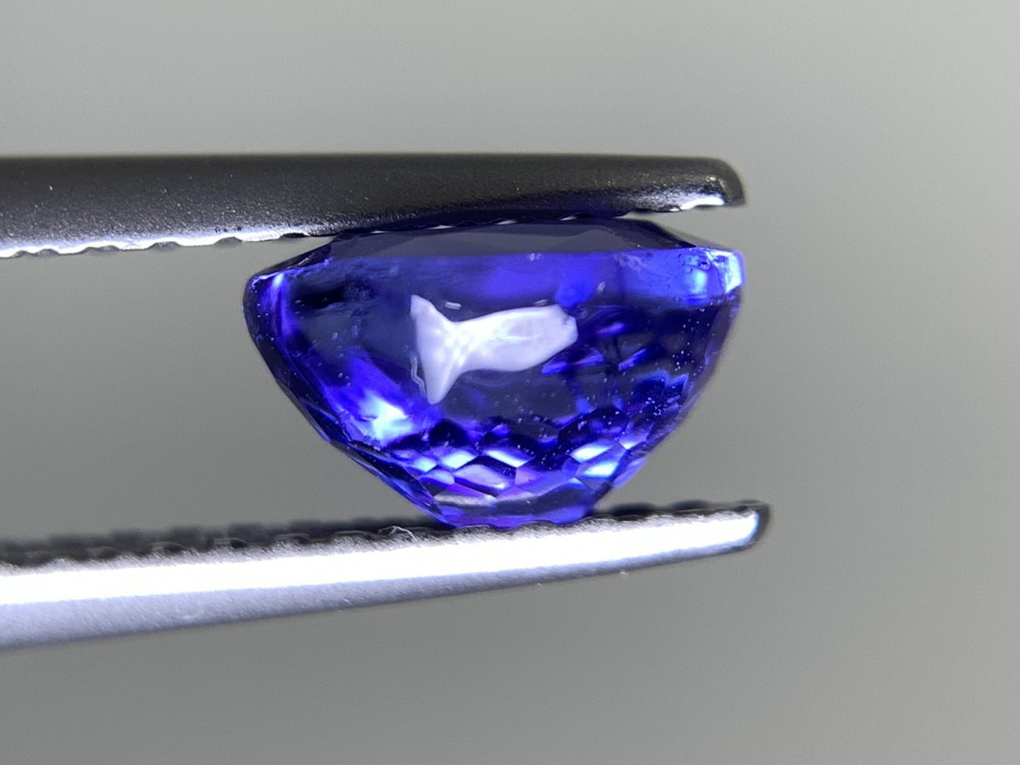 タンザナイト 1.403ct 宝石ソーティング付き  6.9㎜×6.1㎜×4.2㎜  ルース（ 裸石 ） 2449Y