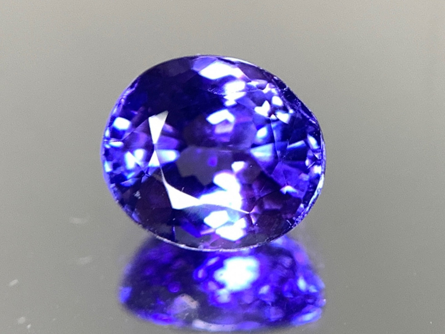 タンザナイト 1.403ct 宝石ソーティング付き  6.9㎜×6.1㎜×4.2㎜  ルース（ 裸石 ） 2449Y