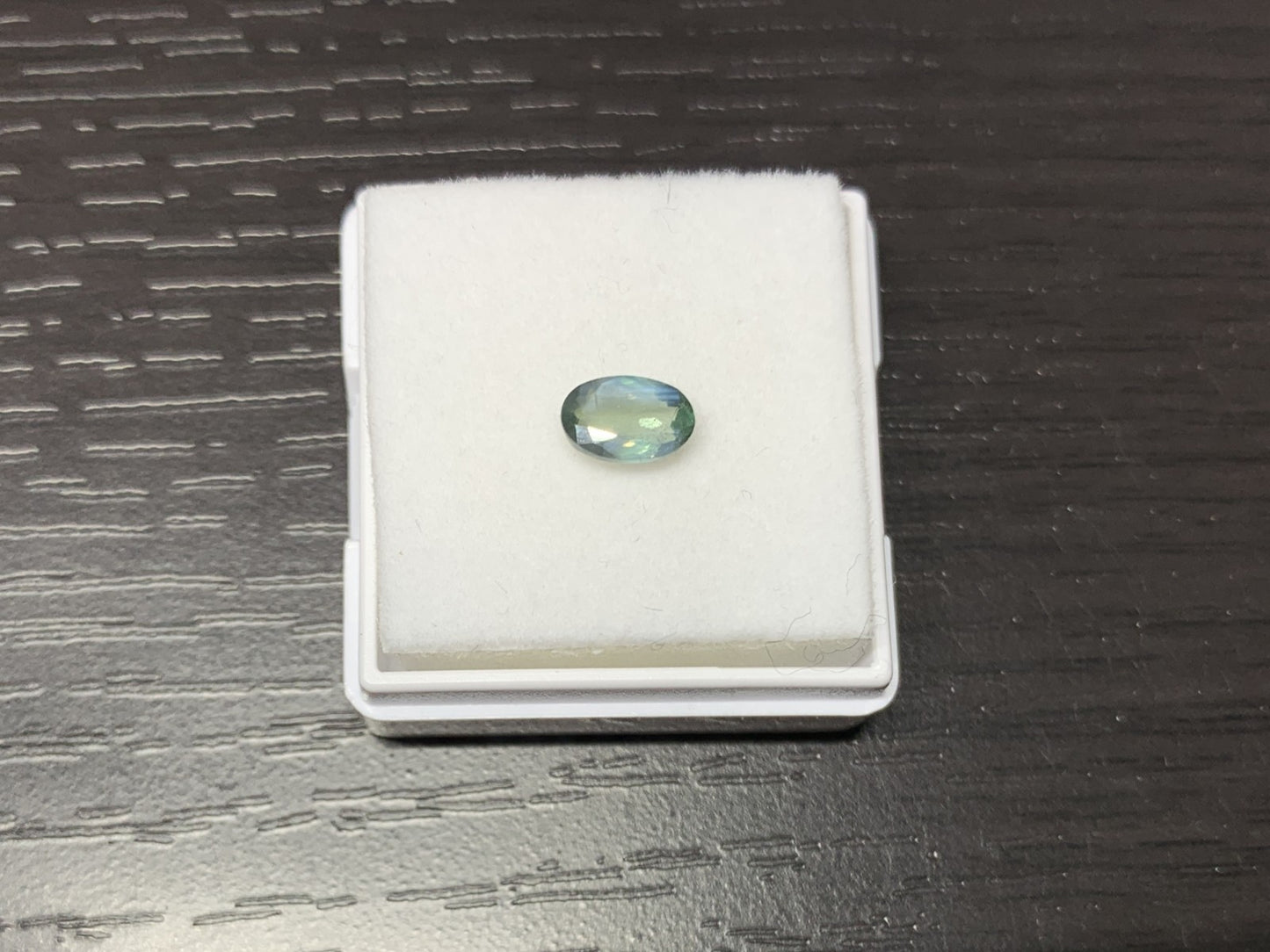 アレキサンドライト  0.67ct  GIA宝石鑑別書付き  India  Green changing to Purple 6.68㎜×4.36㎜×2.31㎜  ルース（ 裸石 ）   1722Y