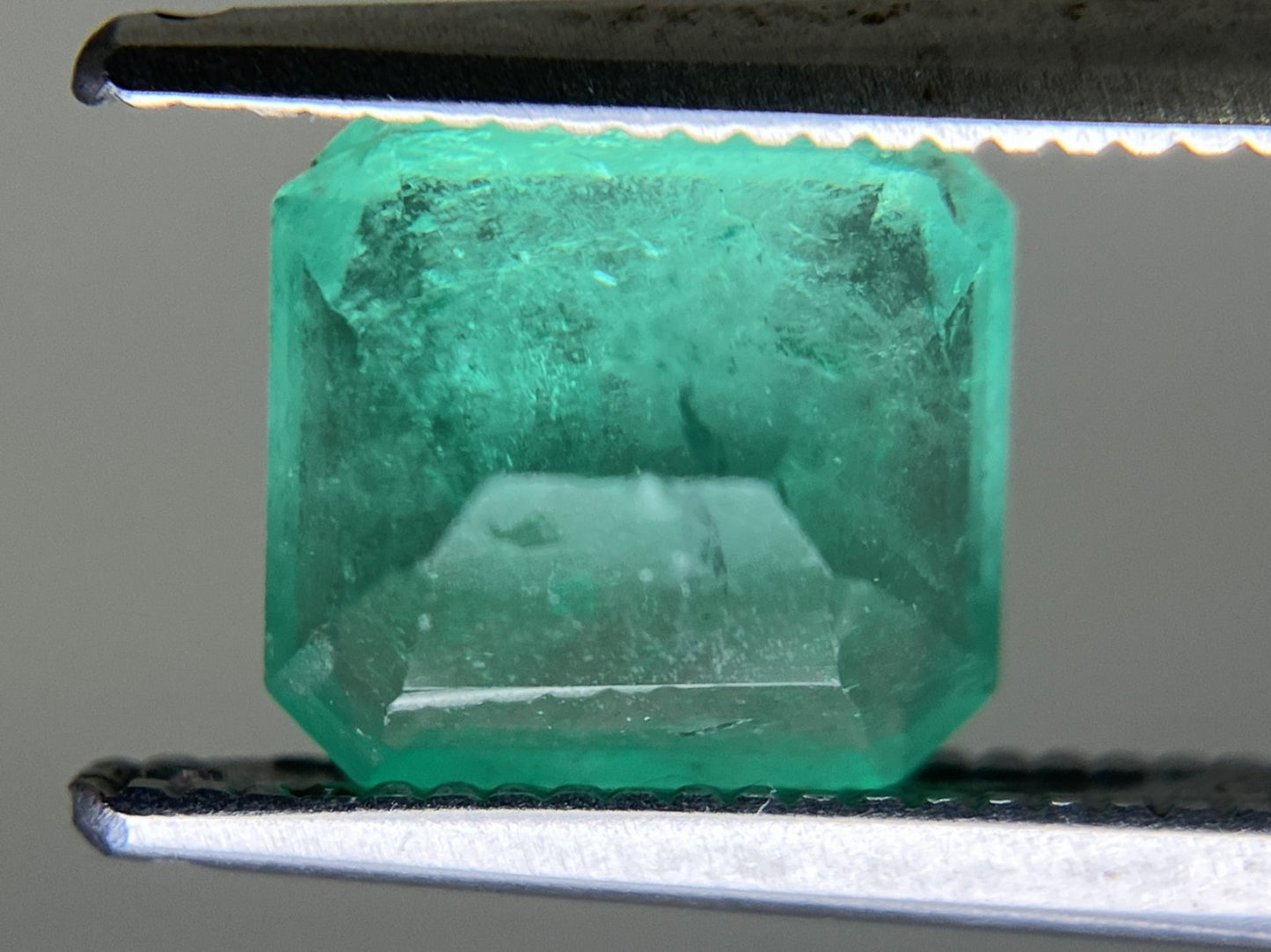 エメラルド 1.619ct 宝石ソーティング付き 7.1㎜×6.7㎜×4.6㎜ ルース（ 裸石 ） 4362YY