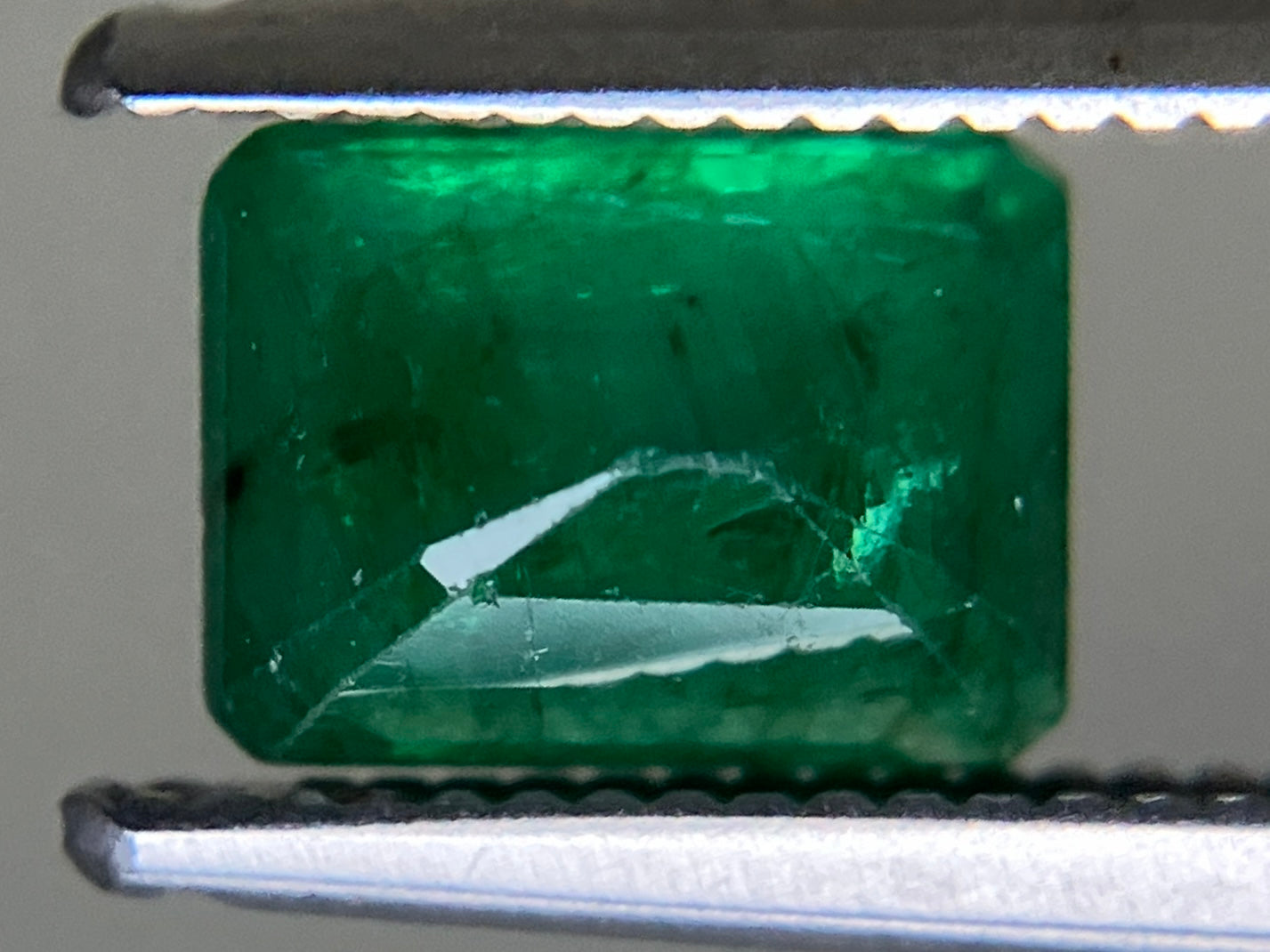 エメラルド 1.149ct 中央宝石ソーティング付き  7.03㎜×5.25㎜×4.02㎜  ルース（ 裸石 ） 4371YY