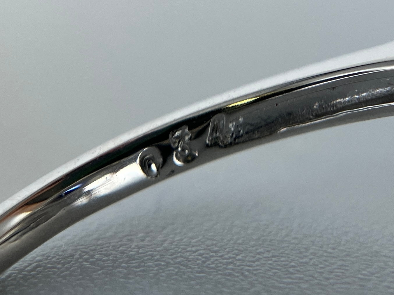 サファイア 1.05ct ロイヤルブルー royal blue AIGS鑑別書 D0.34ct PT900 4.3g 指輪 （JP12号） サイズ直し無料 1472K