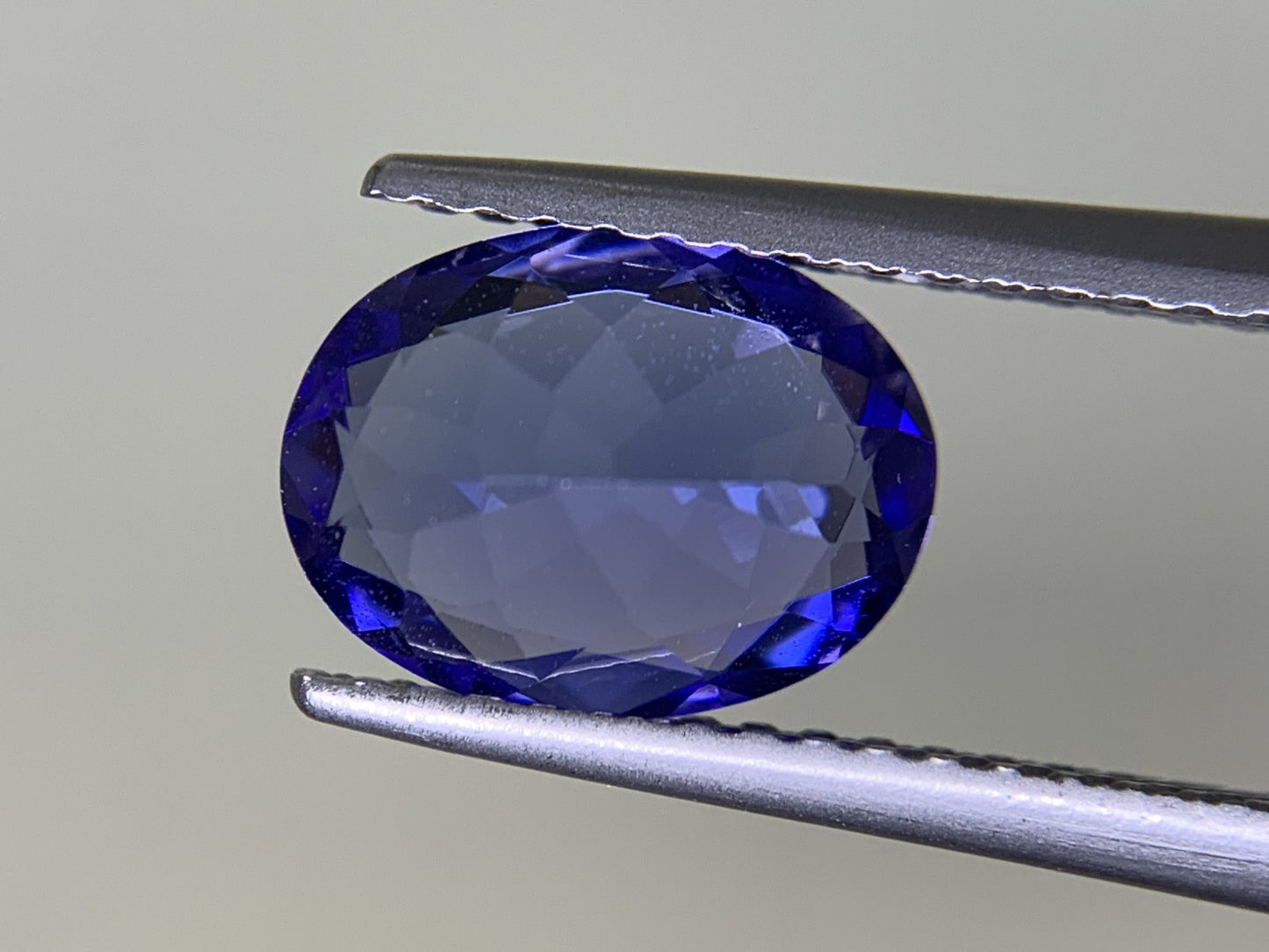 タンザナイト 1.808ct 宝石ソーティング付き  9.2㎜×6.9㎜×4.1㎜  ルース（ 裸石 ） 3771Y