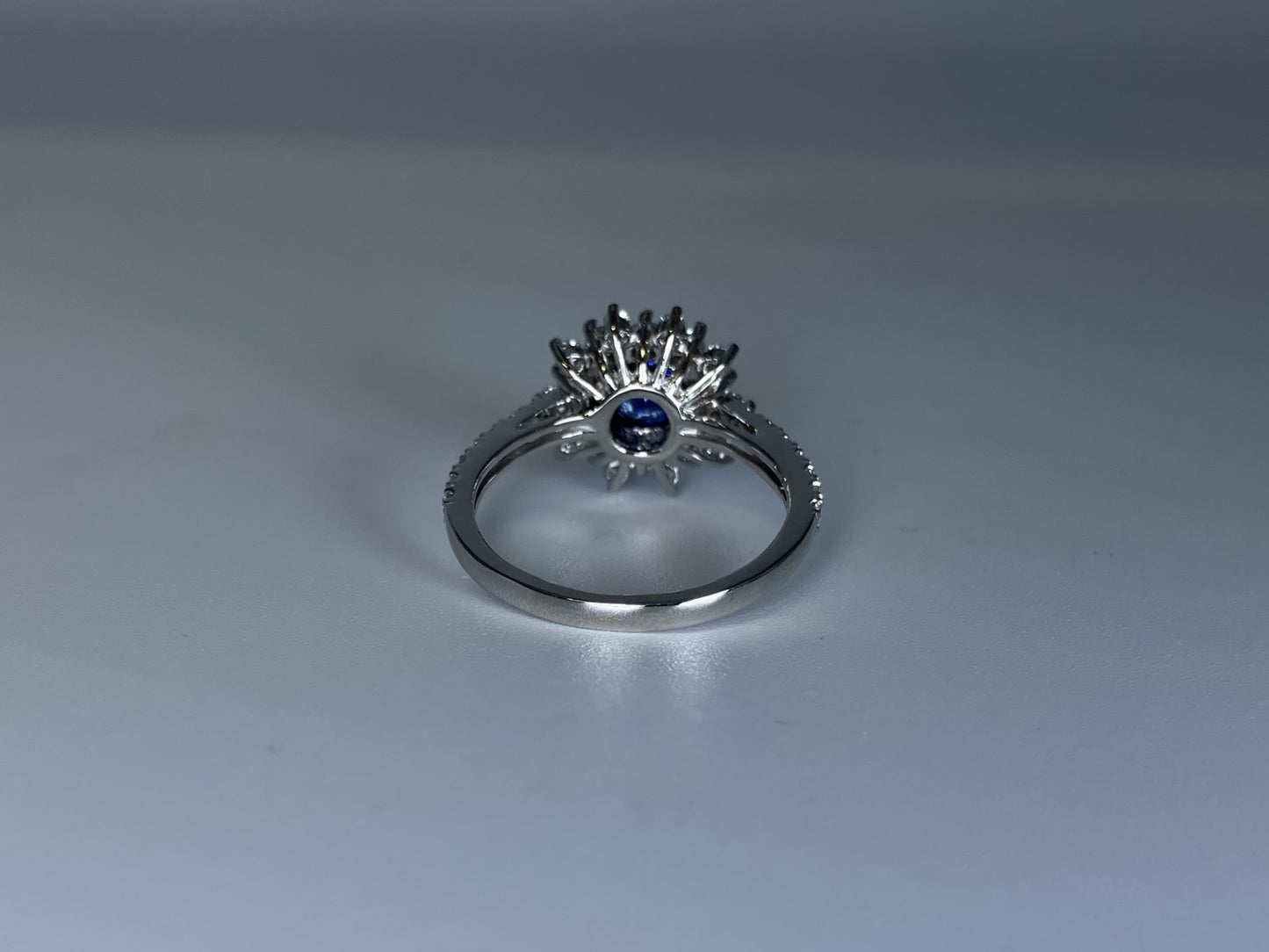 サファイア 1.08ct ロイヤルブルー royal blue AIGS鑑別書 D0.75ct PT900 5.7g 指輪 （JP14号） サイズ直し無料 4109K