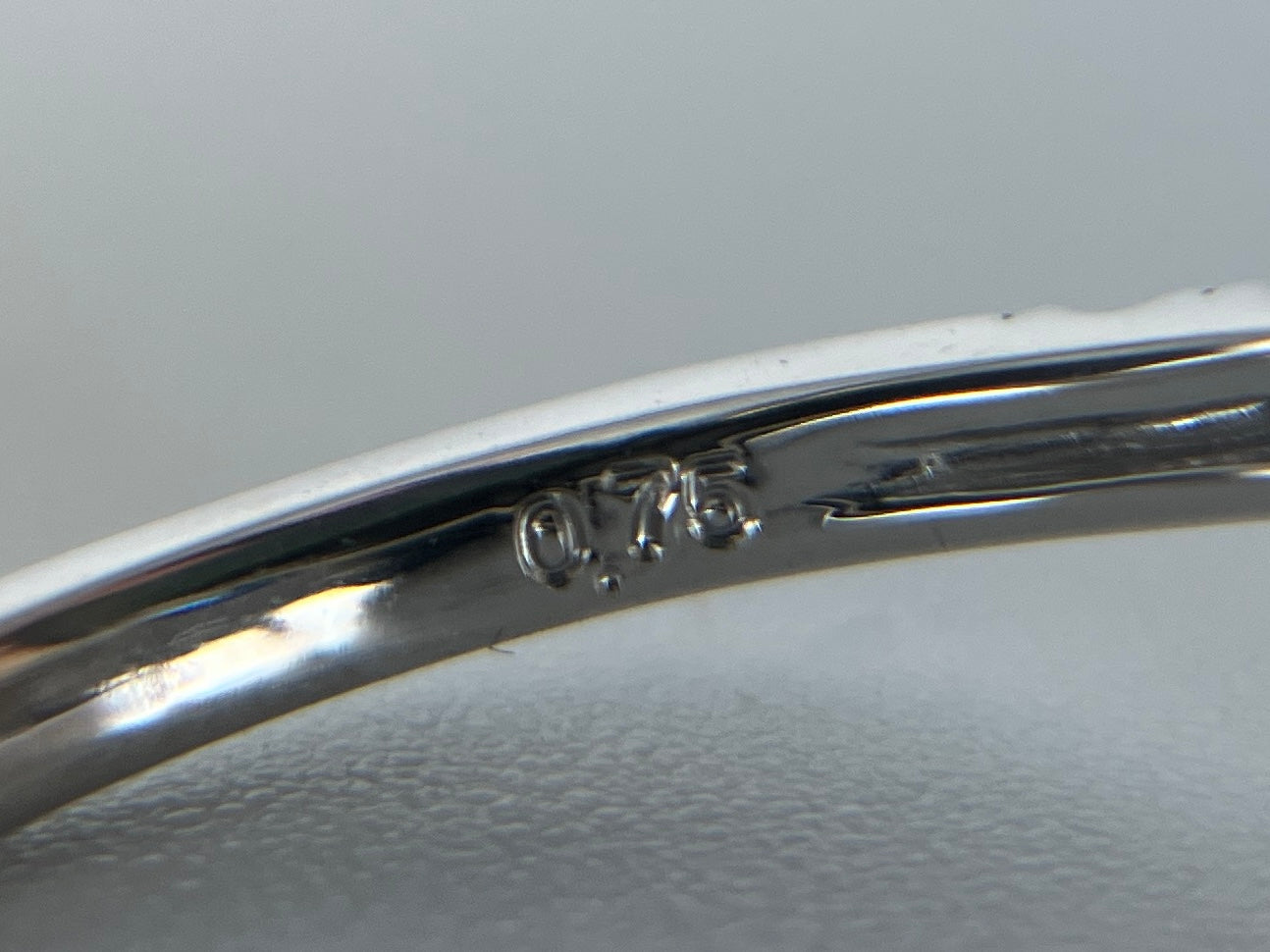 サファイア 1.08ct ロイヤルブルー royal blue AIGS鑑別書 D0.75ct PT900 5.7g 指輪 （JP14号） サイズ直し無料 4109K