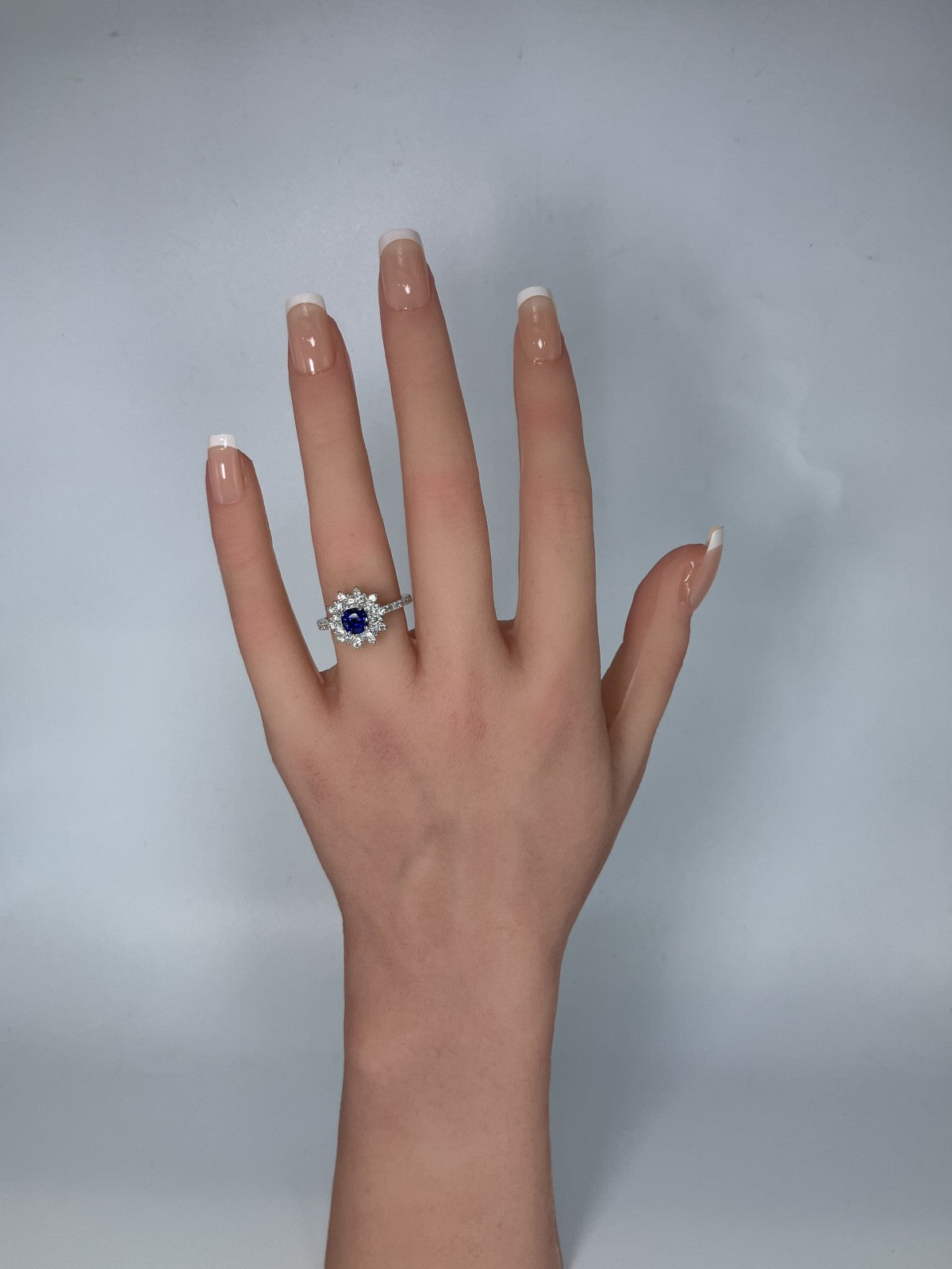 サファイア 1.08ct ロイヤルブルー royal blue AIGS鑑別書 D0.75ct PT900 5.7g 指輪 （JP14号） サイズ直し無料 4109K