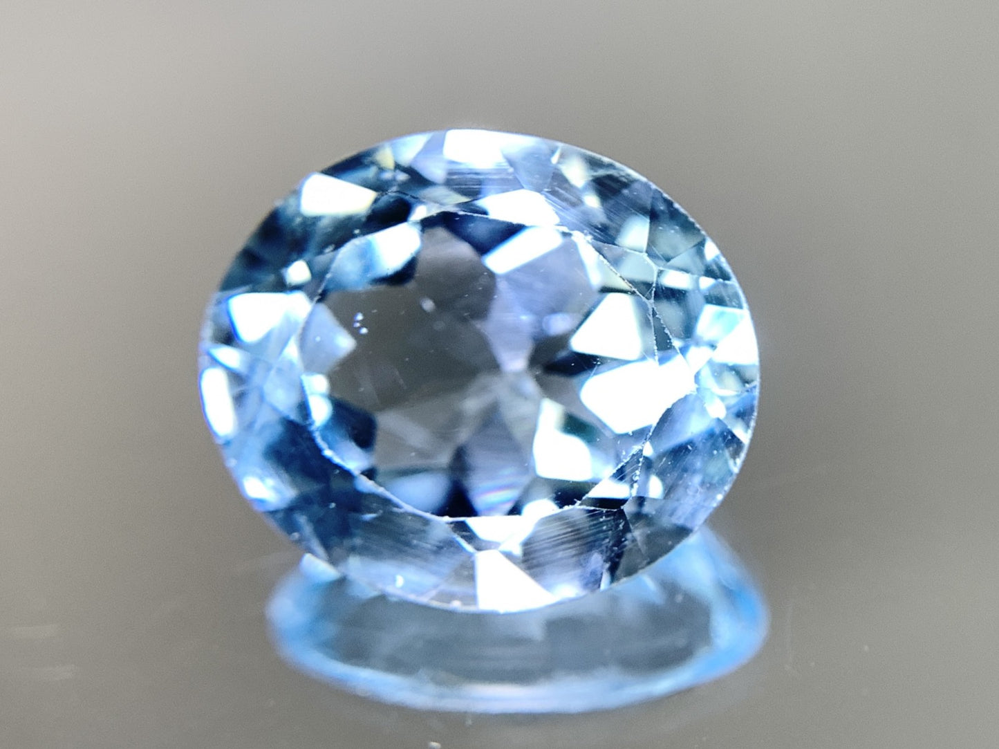 ブルートパーズ 天然 8.942ct 宝石ソーティング付き 14.0㎜×11.9㎜×7.2㎜ ルース（ 裸石 ） 6826Y
