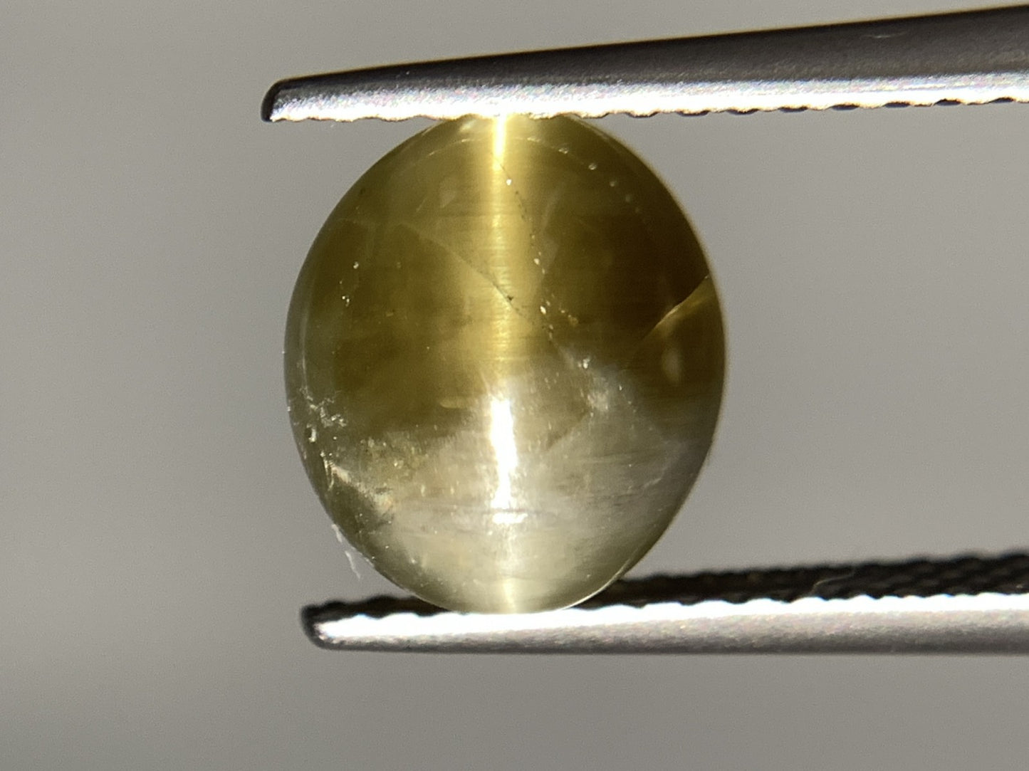 クリソベリルキャッツアイ 4.28ct 宝石ソーティング付き  8.9㎜×7.8㎜×5.9㎜  ルース（ 裸石 ） 2508Y