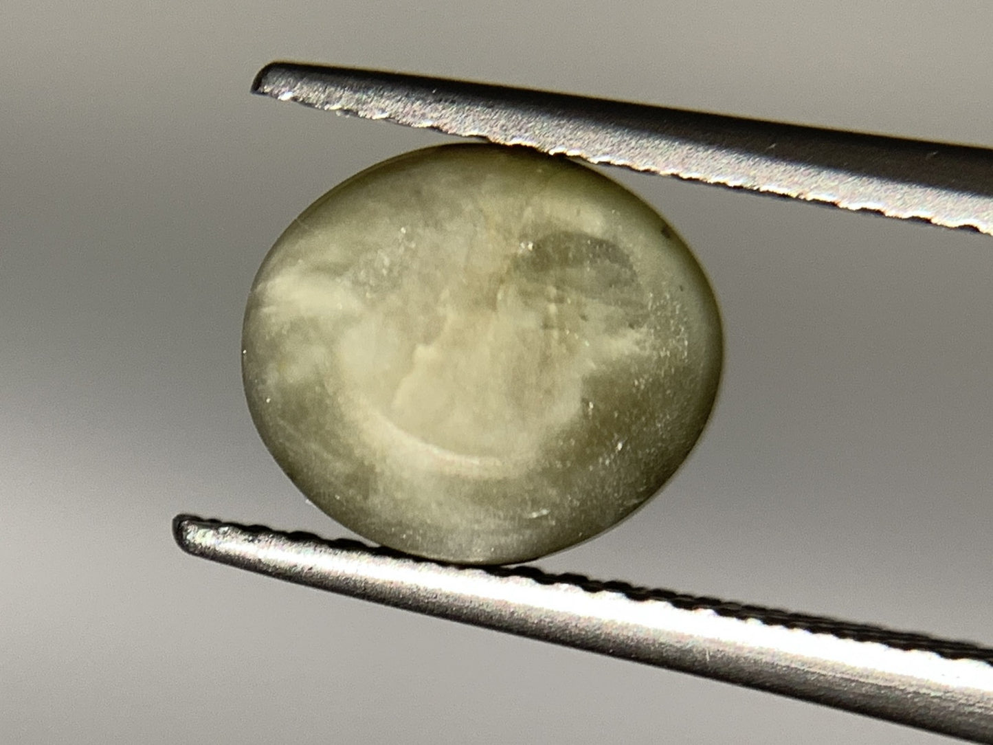 クリソベリルキャッツアイ 4.28ct 宝石ソーティング付き  8.9㎜×7.8㎜×5.9㎜  ルース（ 裸石 ） 2508Y