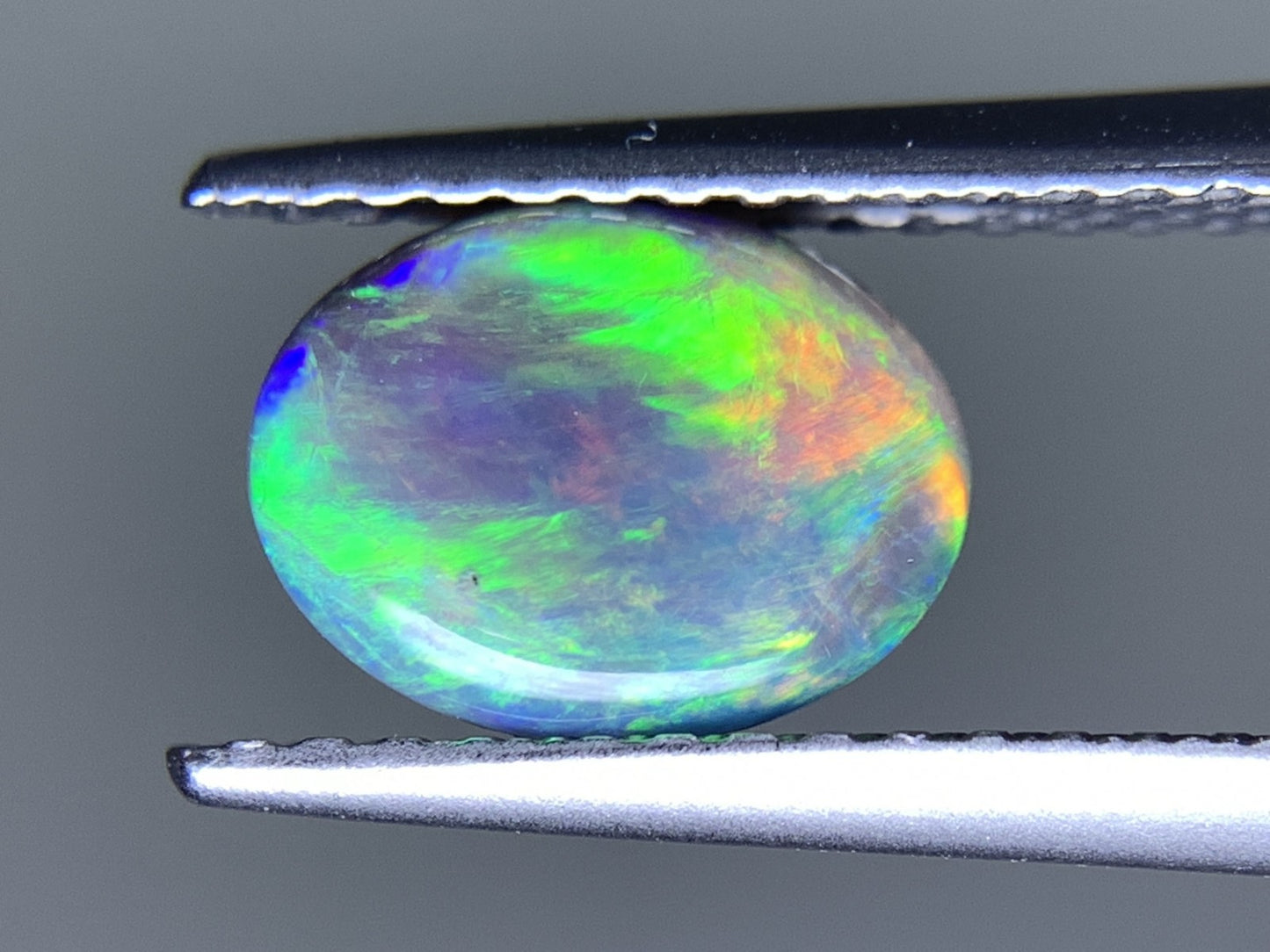 ブラックオパール 天然  0.875ct  宝石ソーティング付き  7.9㎜×6.1㎜×2.6㎜ ルース（ 裸石 ）  6001Y