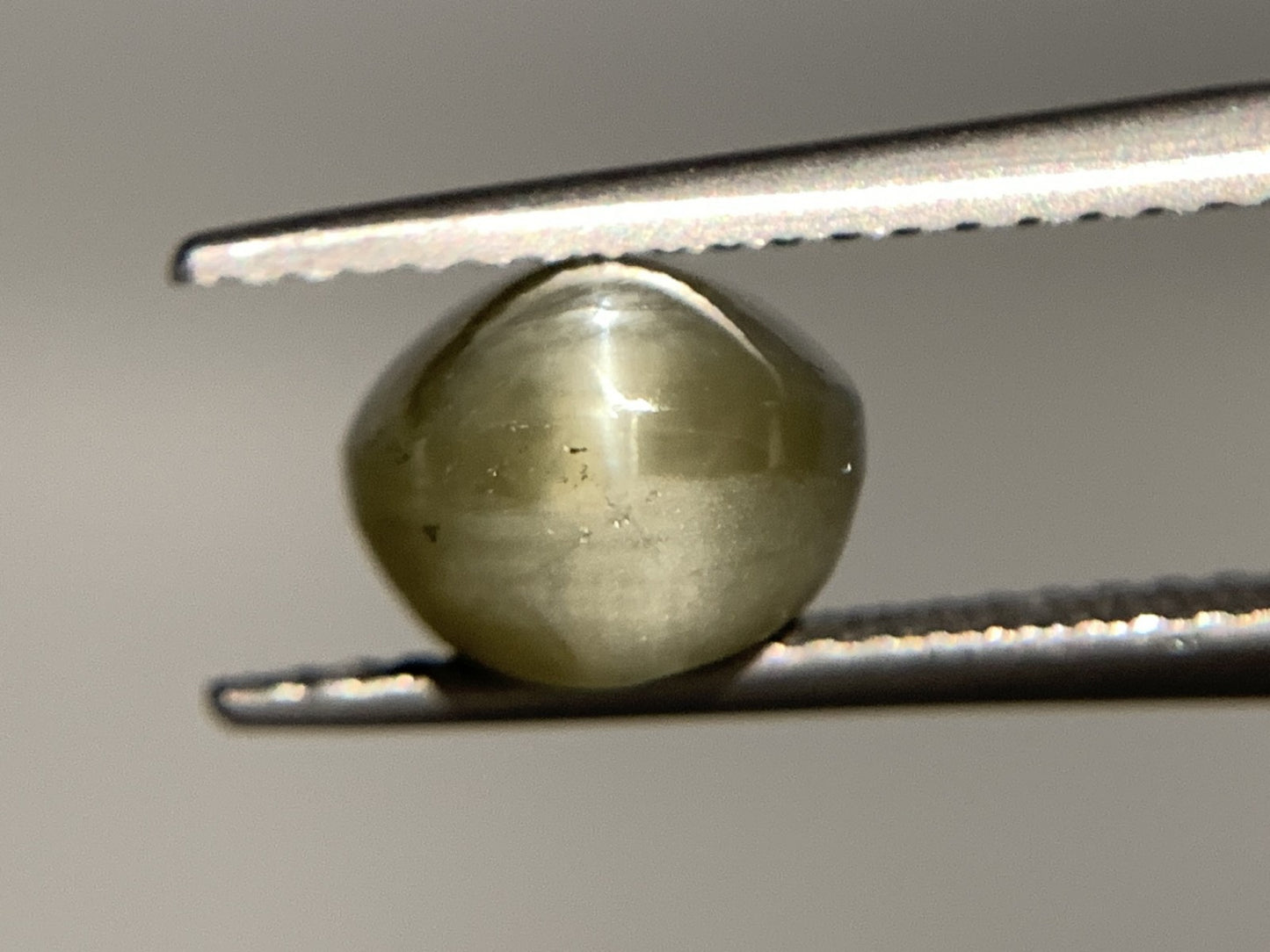 クリソベリルキャッツアイ 4.28ct 宝石ソーティング付き  8.9㎜×7.8㎜×5.9㎜  ルース（ 裸石 ） 2508Y