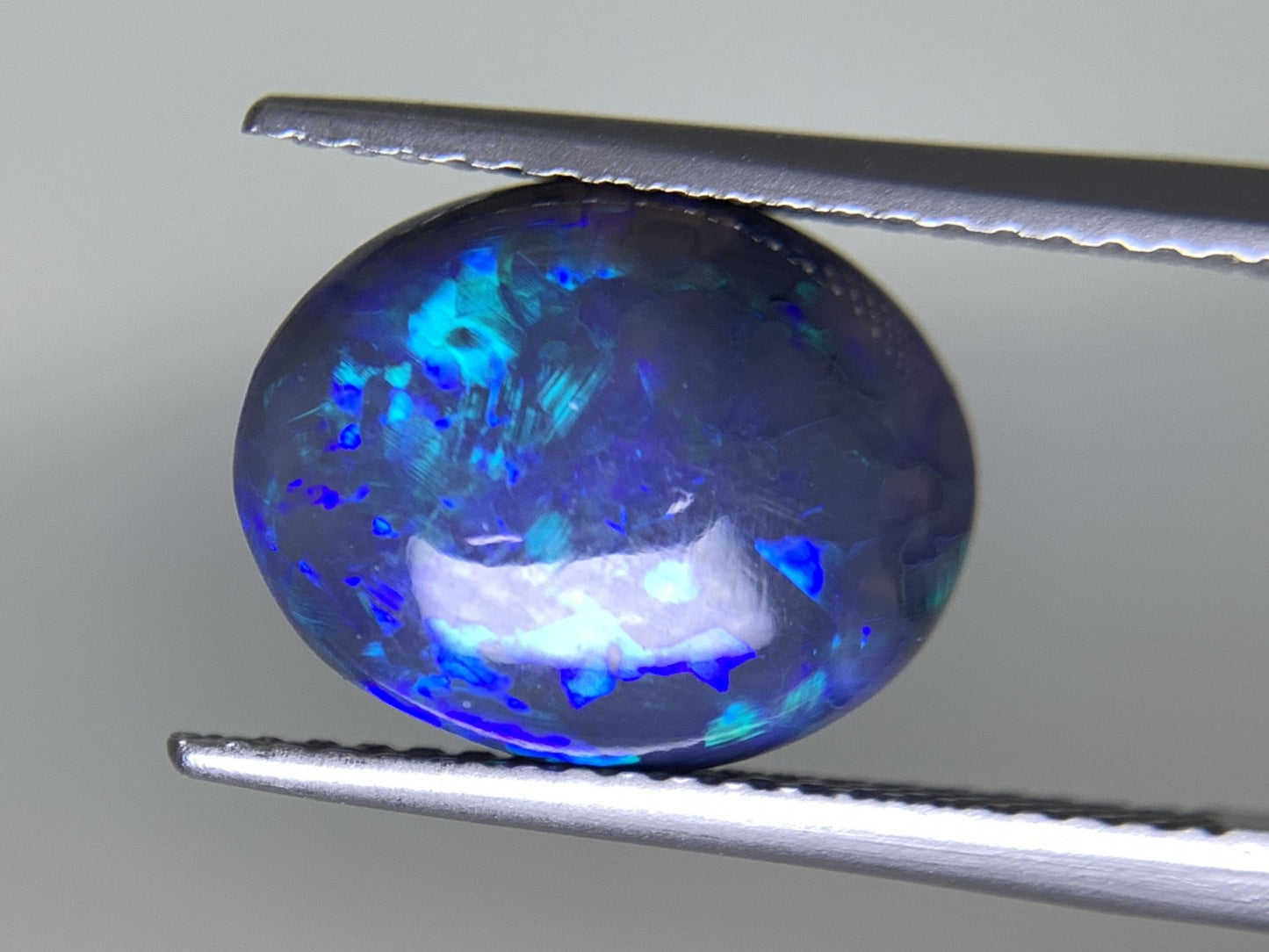 ブラックオパール  天然  3.586ct  中央宝石ソーティング付き  12.1㎜×9.7㎜×5.1㎜   天然 ルース（ 裸石 ） 4862Y