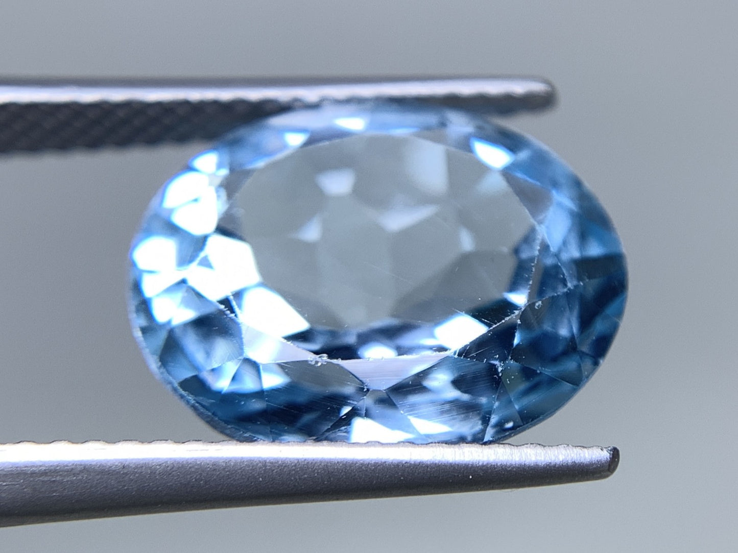 ブルートパーズ 天然 8.942ct 宝石ソーティング付き 14.0㎜×11.9㎜×7.2㎜ ルース（ 裸石 ） 6826Y