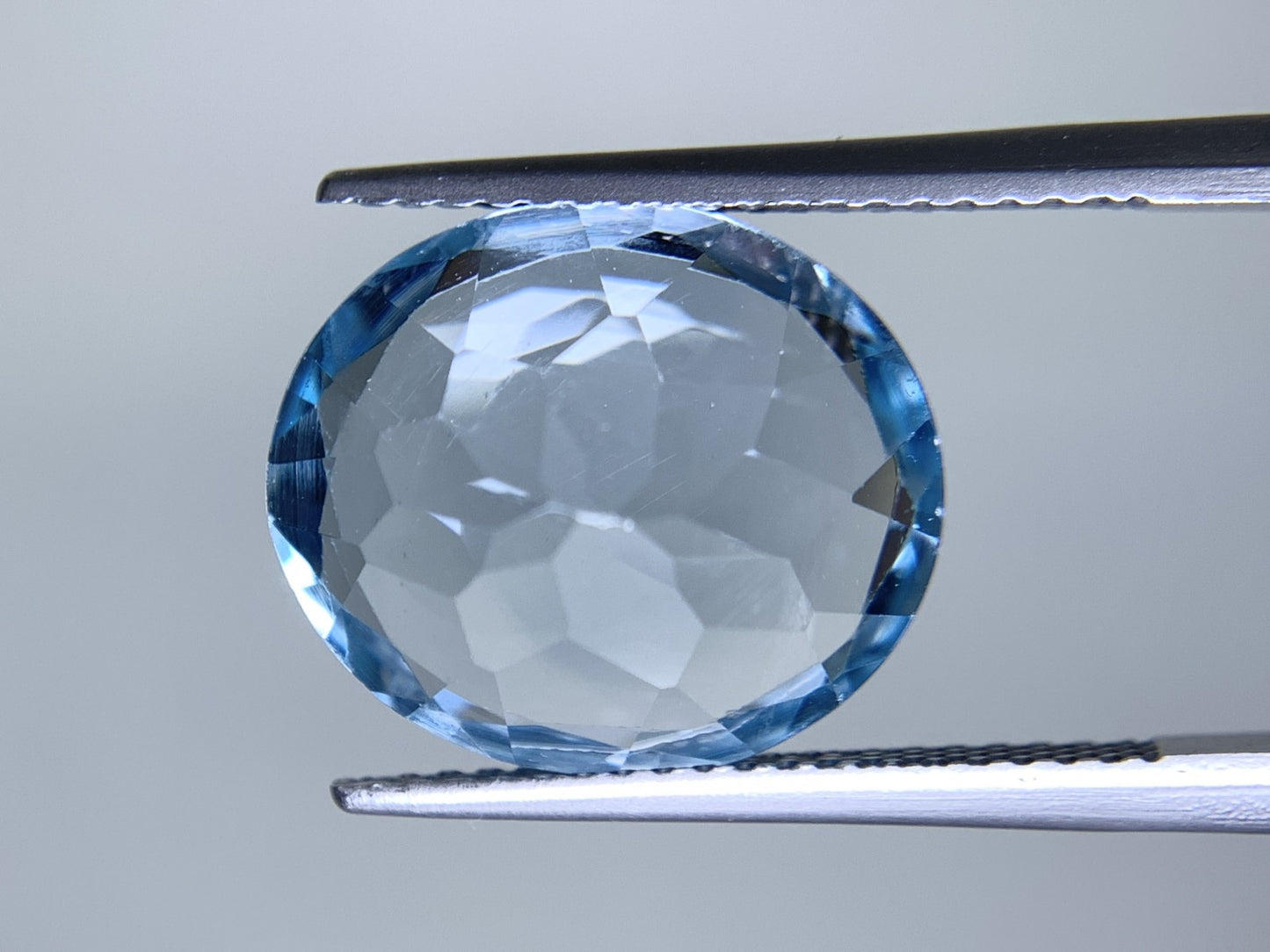 ブルートパーズ 天然 8.942ct 宝石ソーティング付き 14.0㎜×11.9㎜×7.2㎜ ルース（ 裸石 ） 6826Y