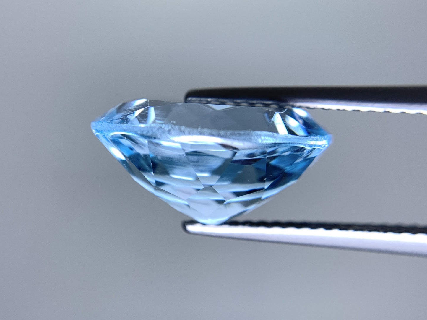 ブルートパーズ 天然 8.942ct 宝石ソーティング付き 14.0㎜×11.9㎜×7.2㎜ ルース（ 裸石 ） 6826Y