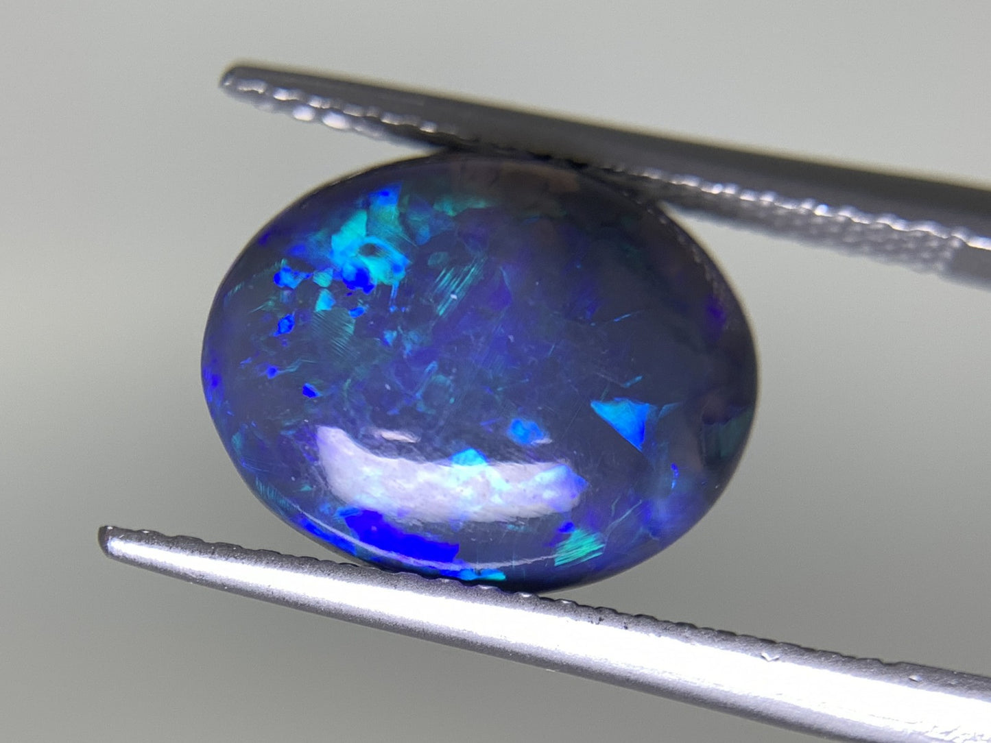 ブラックオパール  天然  3.586ct  中央宝石ソーティング付き  12.1㎜×9.7㎜×5.1㎜   天然 ルース（ 裸石 ） 4862Y