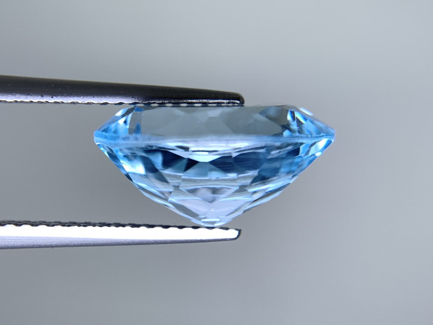 ブルートパーズ 天然 8.942ct 宝石ソーティング付き 14.0㎜×11.9㎜×7.2㎜ ルース（ 裸石 ） 6826Y