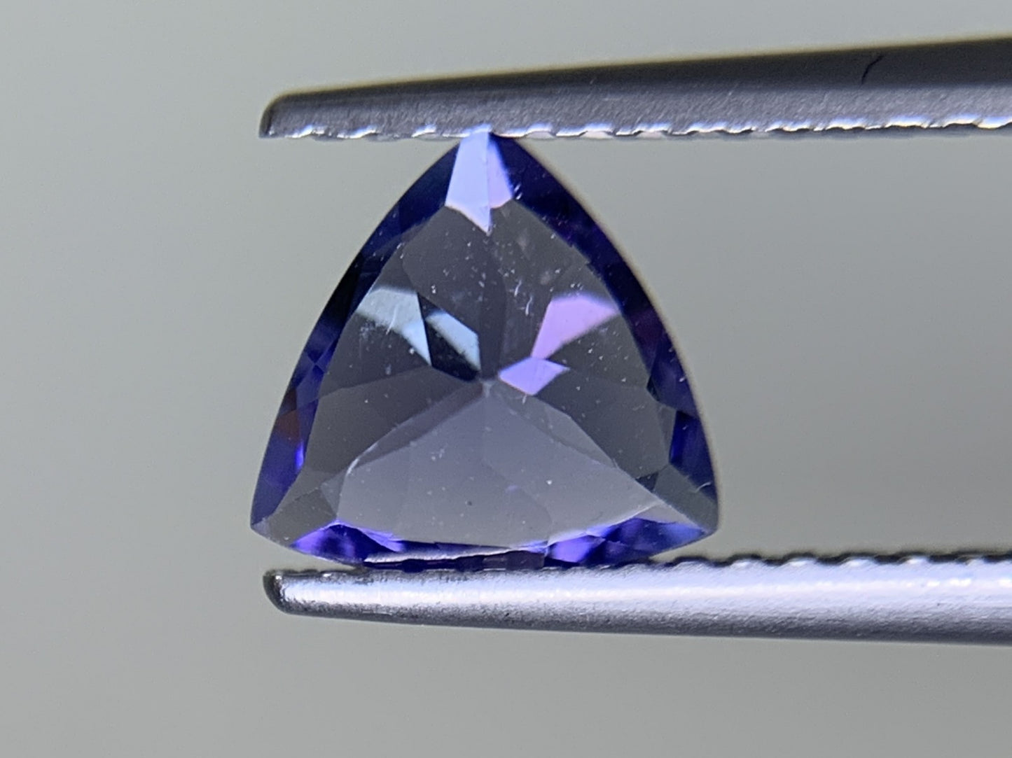 タンザナイト 1.184ct 宝石ソーティング付き  7.0㎜×6.9㎜×4.3㎜  ルース（ 裸石 ） 3763Y