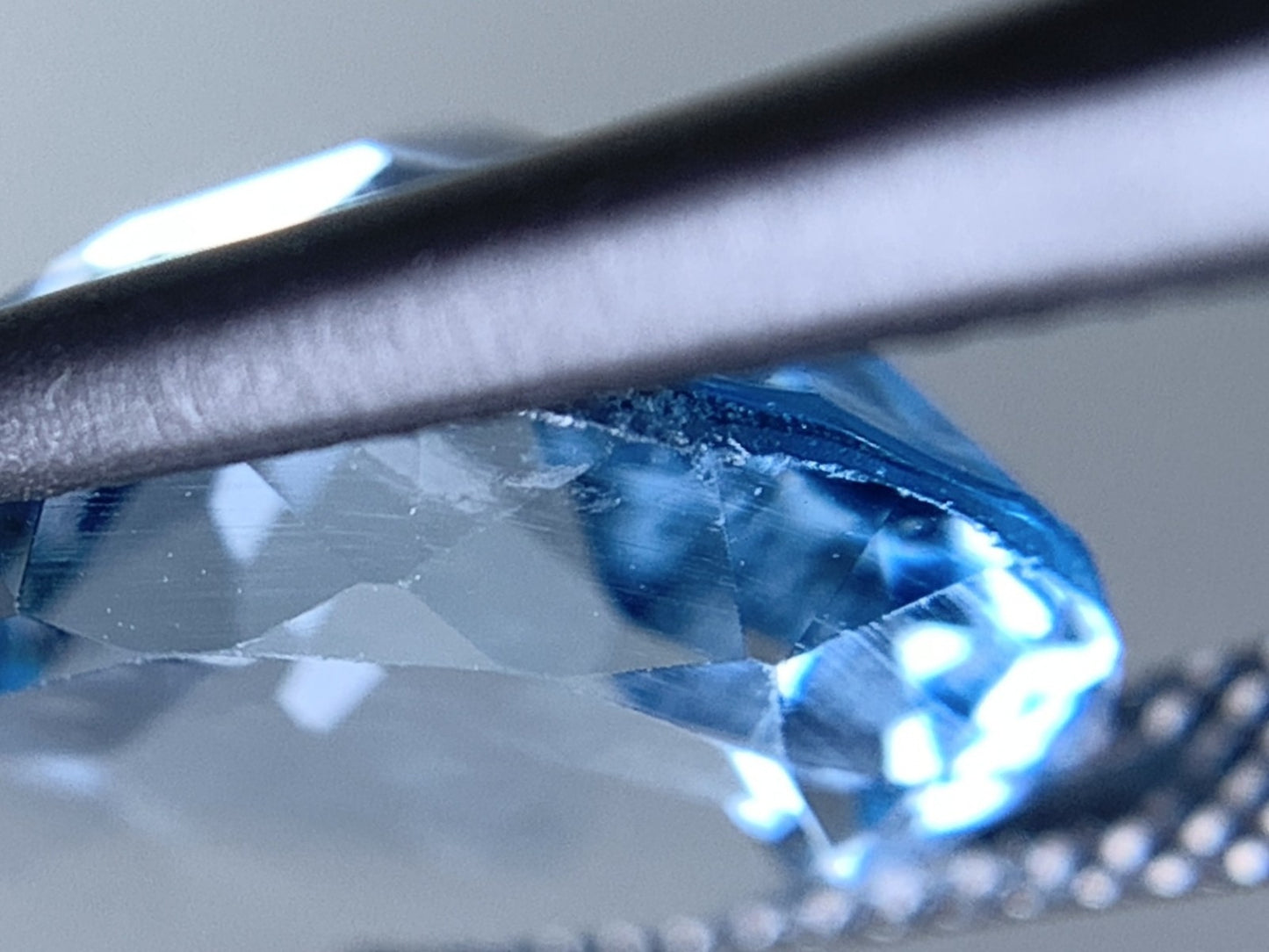 ブルートパーズ 天然 8.942ct 宝石ソーティング付き 14.0㎜×11.9㎜×7.2㎜ ルース（ 裸石 ） 6826Y
