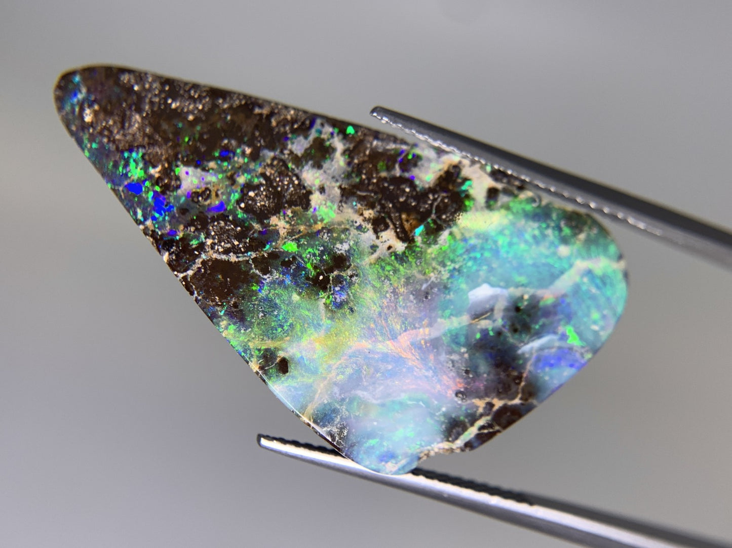 ボルダーオパール 25.321ct  宝石ソーティング付き  35.9㎜×19.5㎜×6.3㎜  ルース（ 裸石 ） 1982Y