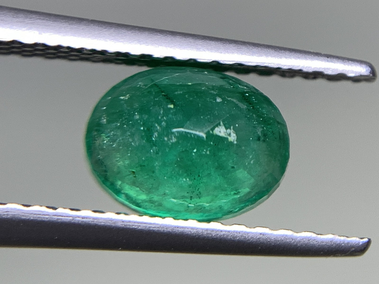 エメラルド  天然  1.127ct  中央宝石ソーティング付き  7.63㎜×5.75㎜×3.57㎜   天然 ルース（ 裸石 ） 5098Y