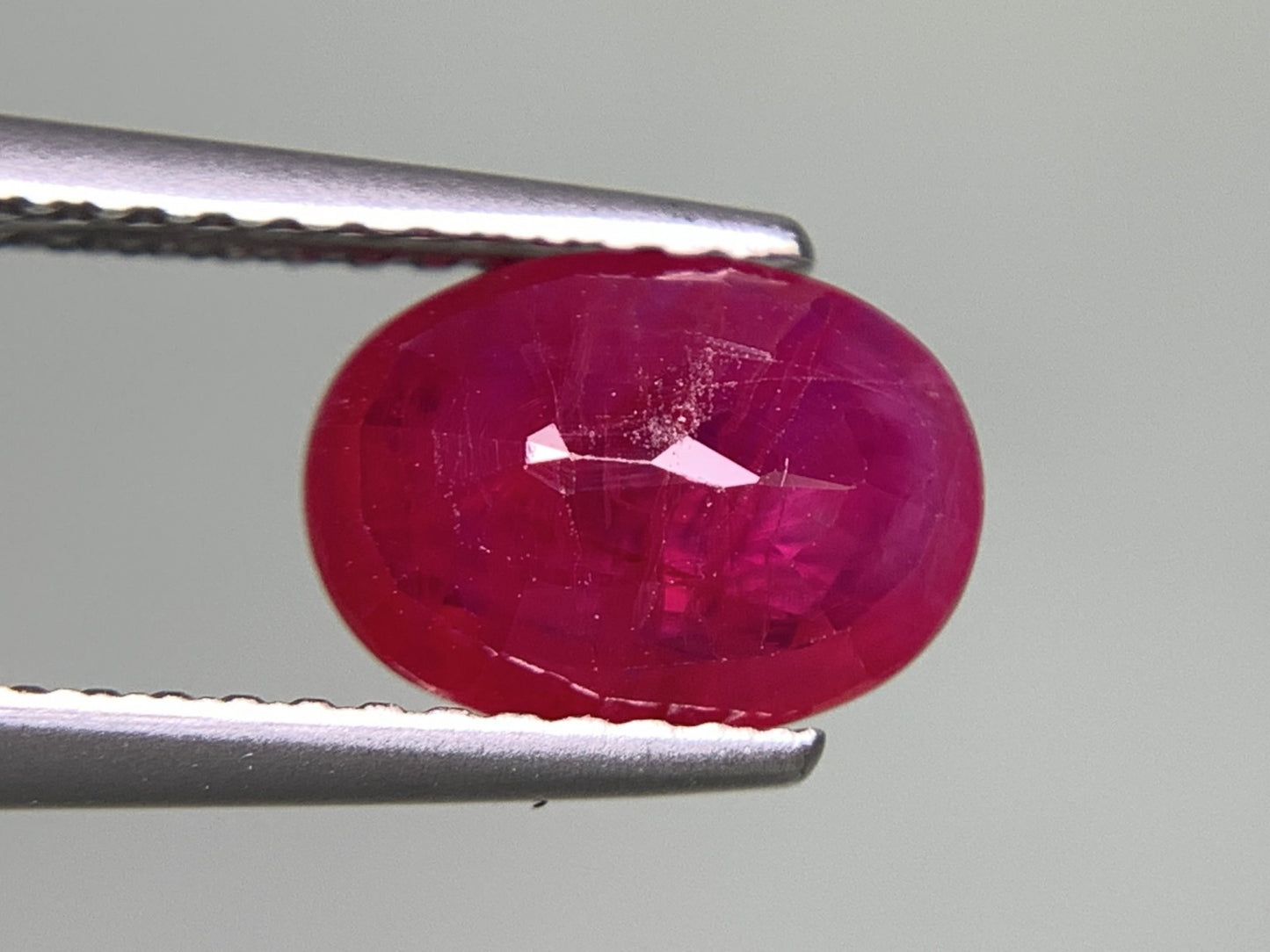 ルビー 天然 1.499ct 中央宝石ソーティング付き 8.65㎜×6.36㎜×2.76㎜ ルース（ 裸石 ） 7962Y