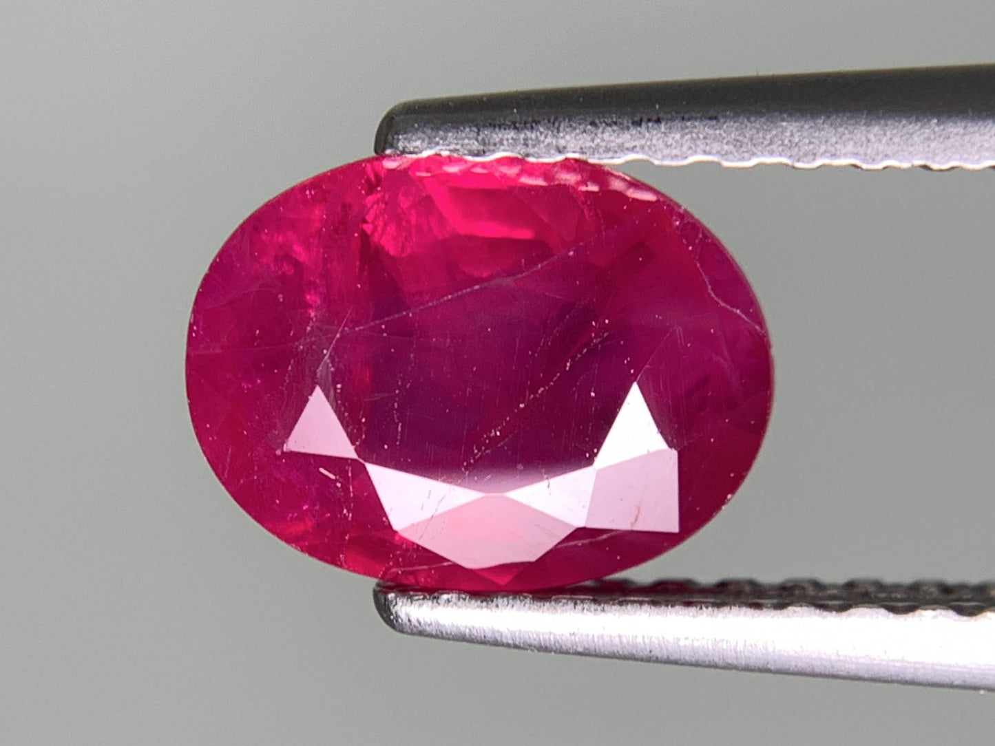 ルビー 天然 1.342ct 中央宝石ソーティング付き 7.91㎜×6.08㎜×3.17㎜ ルース（ 裸石 ） 7957Y