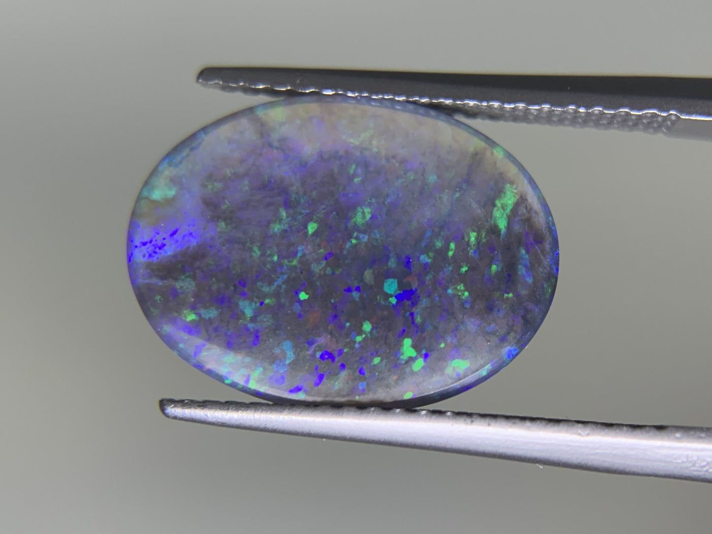 ブラックオパール 3.329ct  宝石ソーティング付き  15.2㎜×11.3㎜×3.1㎜  ルース（ 裸石 ） 1944Y