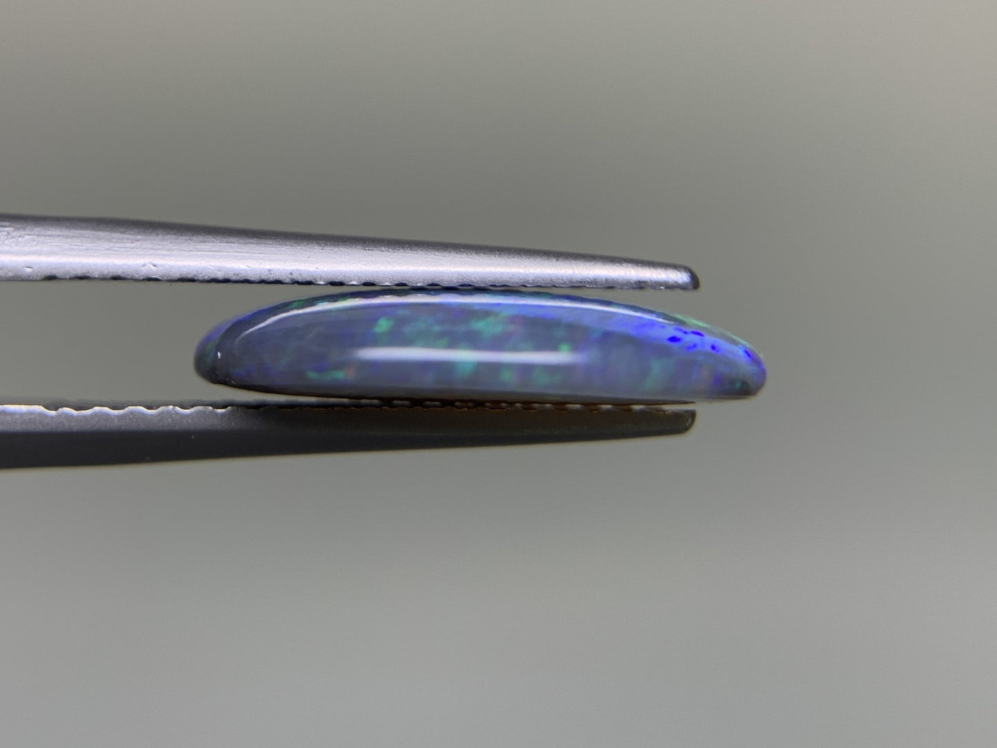 ブラックオパール 3.329ct  宝石ソーティング付き  15.2㎜×11.3㎜×3.1㎜  ルース（ 裸石 ） 1944Y