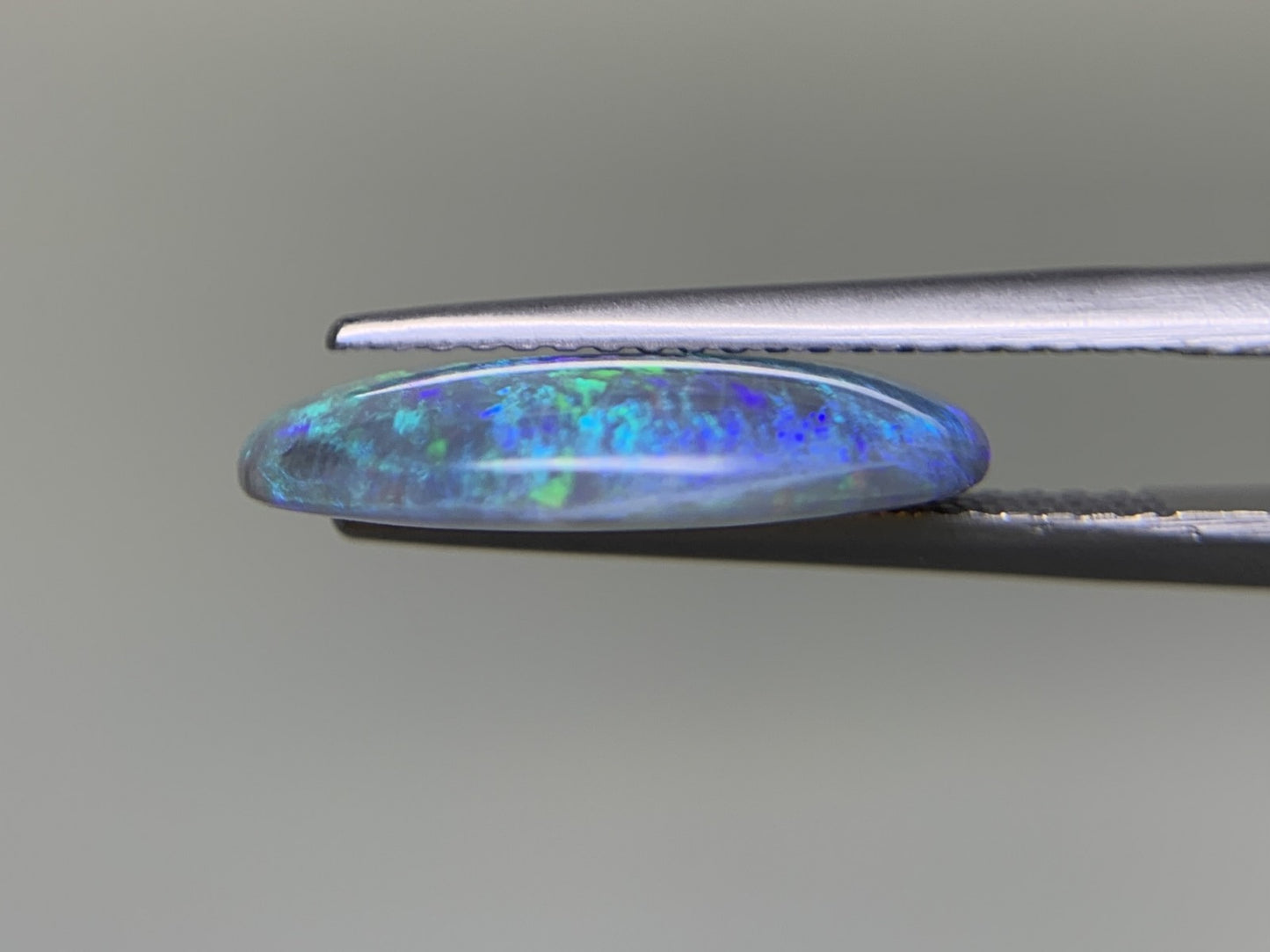 ブラックオパール 3.329ct  宝石ソーティング付き  15.2㎜×11.3㎜×3.1㎜  ルース（ 裸石 ） 1944Y