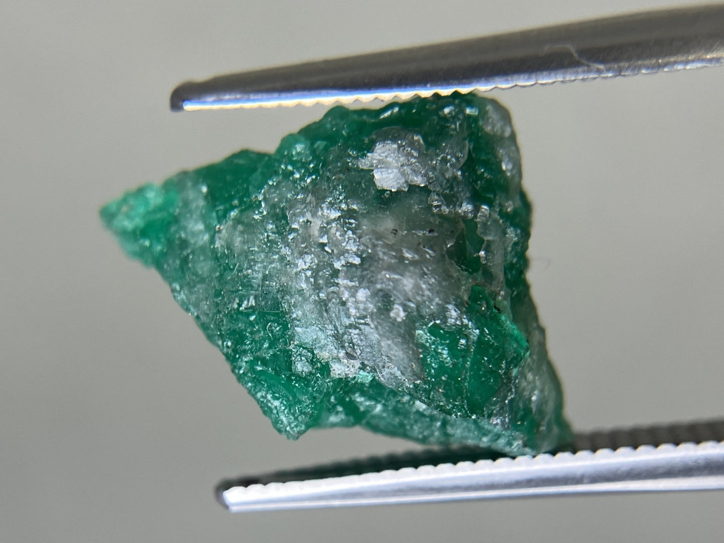 エメラルド 天然 7.245ct 宝石ソーティング付き 16.2㎜×12.1㎜×8.1㎜ ルース（ 裸石 ） 7533YY