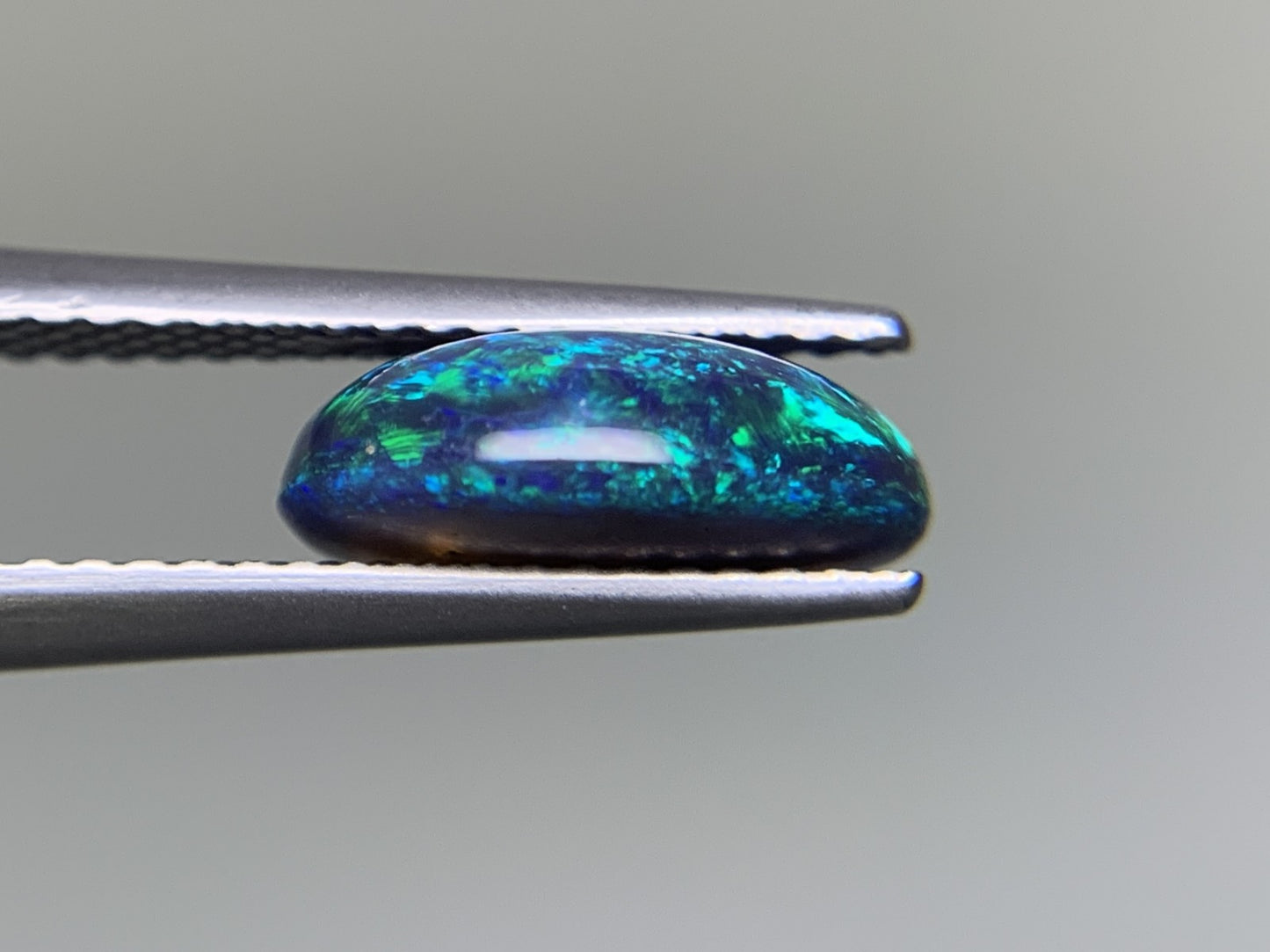 ブラックオパール 2.394ct  宝石ソーティング付き  11.1㎜×8.6㎜×4.0㎜  ルース（ 裸石 ） 1948Y