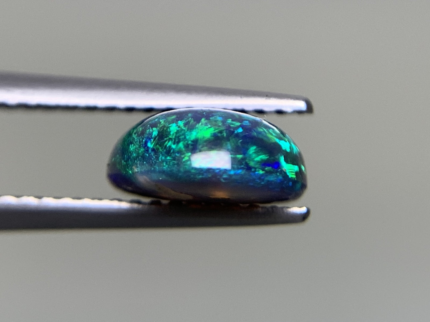 ブラックオパール 2.394ct  宝石ソーティング付き  11.1㎜×8.6㎜×4.0㎜  ルース（ 裸石 ） 1948Y