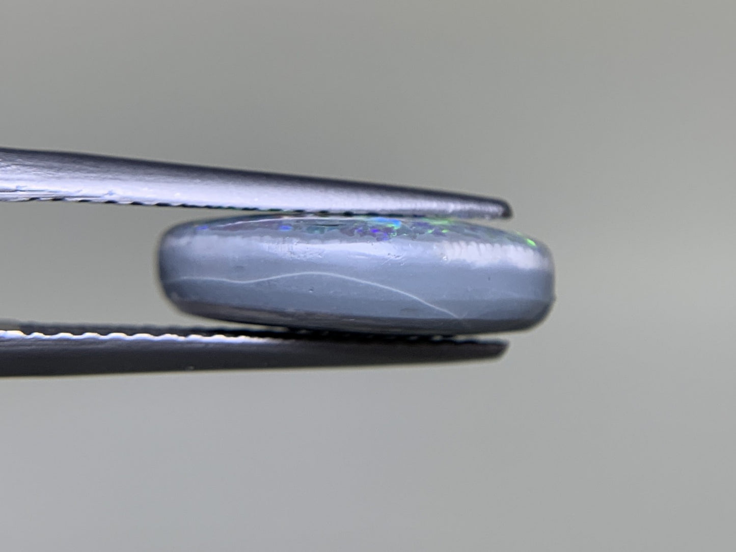 ブラックオパール 3.690ct 宝石ソーティング付き 13.8㎜×9.0㎜×4.2㎜ ルース（ 裸石 ） 3841Y