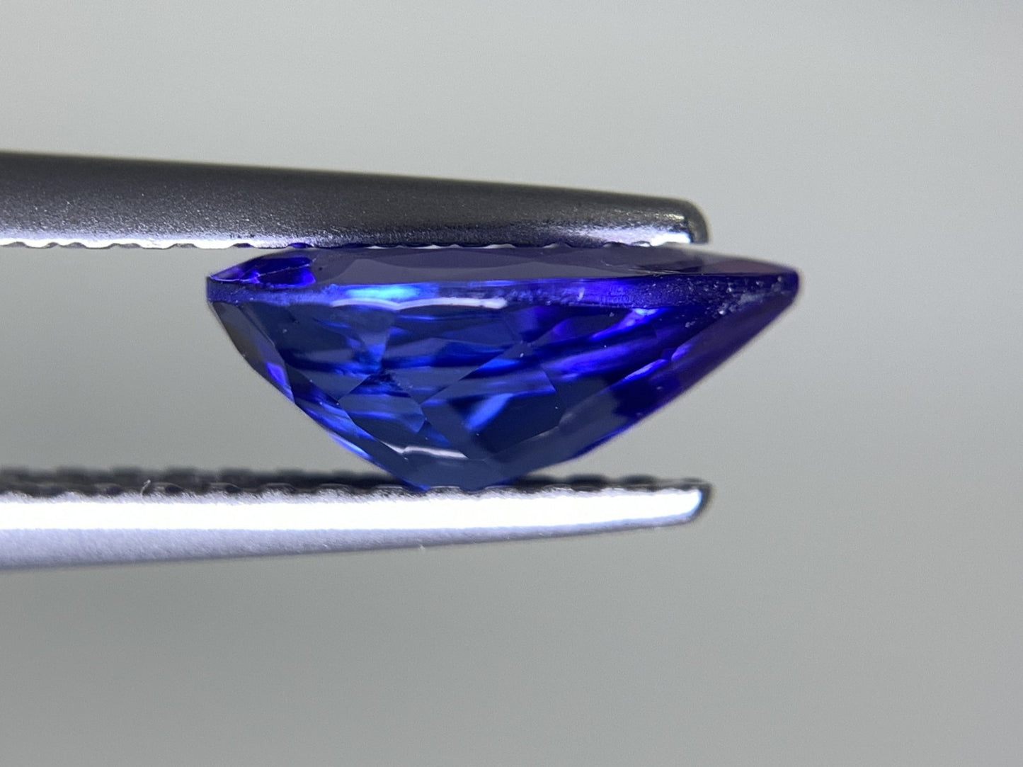 タンザナイト 1.279ct 宝石ソーティング付き  9.1㎜×6.0㎜×3.8㎜  ルース（ 裸石 ） 2486Y
