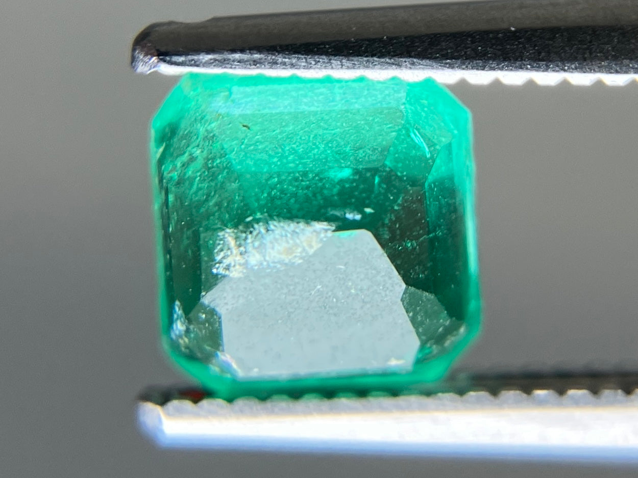 エメラルド 天然 1.024ct 宝石ソーティング付き 5.9㎜×5.8㎜×3.8㎜ ルース（ 裸石 ） 7623YY