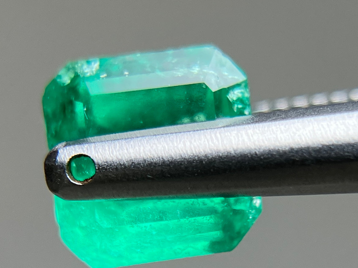 エメラルド 天然 1.024ct 宝石ソーティング付き 5.9㎜×5.8㎜×3.8㎜ ルース（ 裸石 ） 7623YY