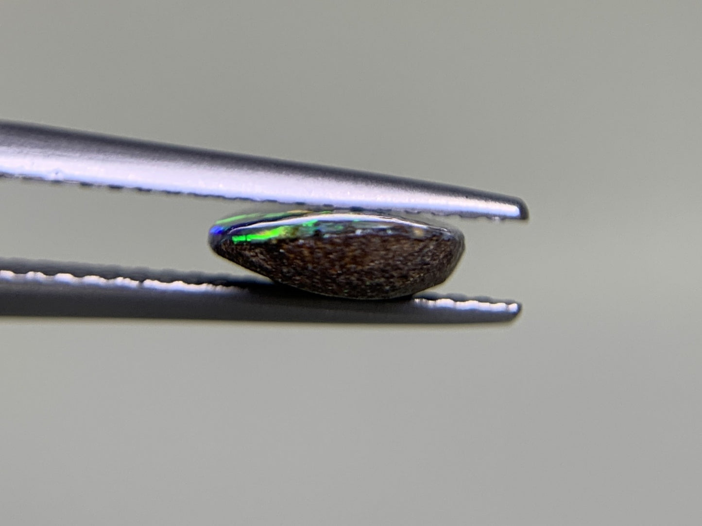 ボルダーオパール 1.745ct 宝石ソーティング付き  13.2㎜×7.5㎜×2.4㎜  ルース（ 裸石 ） 3840Y