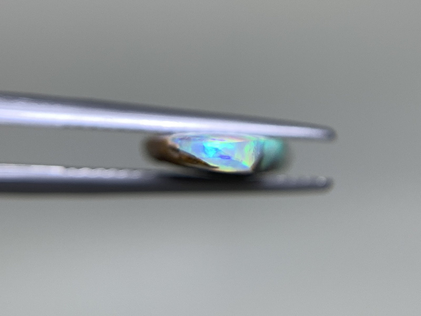ボルダーオパール  天然  4.116ct  宝石ソーティング付き  20.9㎜×9.2㎜×2.5㎜  ルース（ 裸石 ）  5182Y