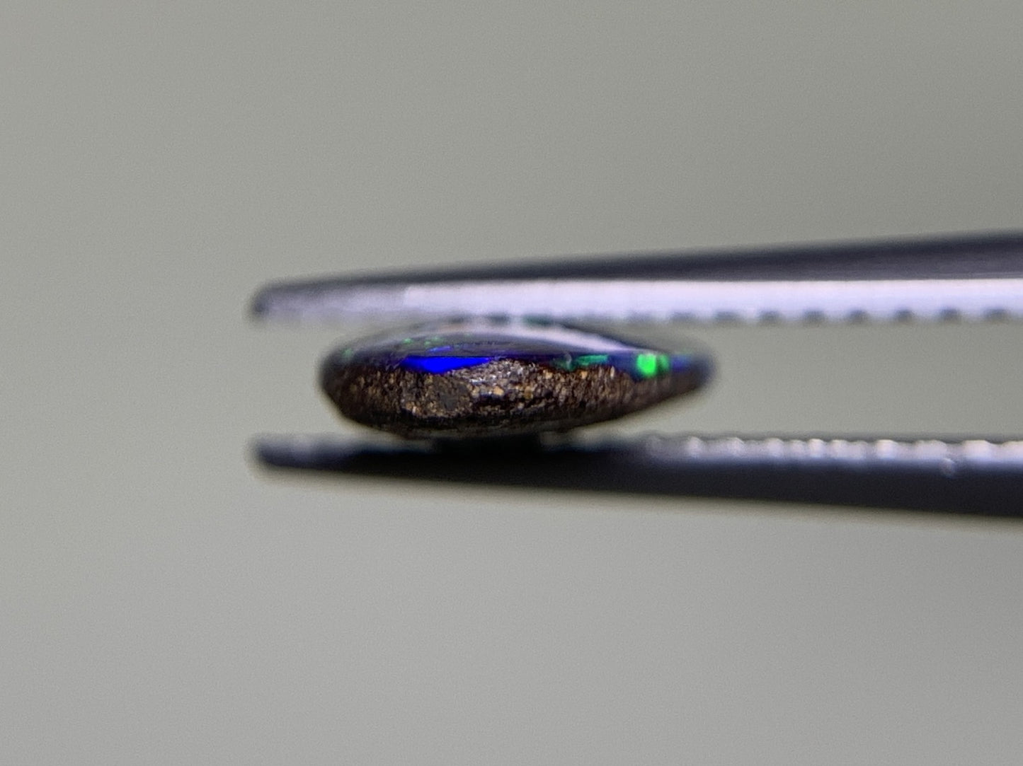ボルダーオパール 1.745ct 宝石ソーティング付き  13.2㎜×7.5㎜×2.4㎜  ルース（ 裸石 ） 3840Y