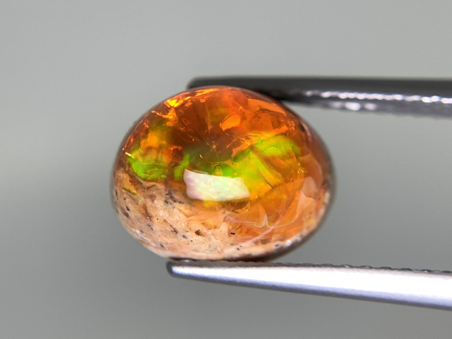 オパール 天然 3.242ct カン有り 宝石ソーティング付き 10.3㎜×8.4㎜×6.4㎜ ルース（ 裸石 ） 7972Y