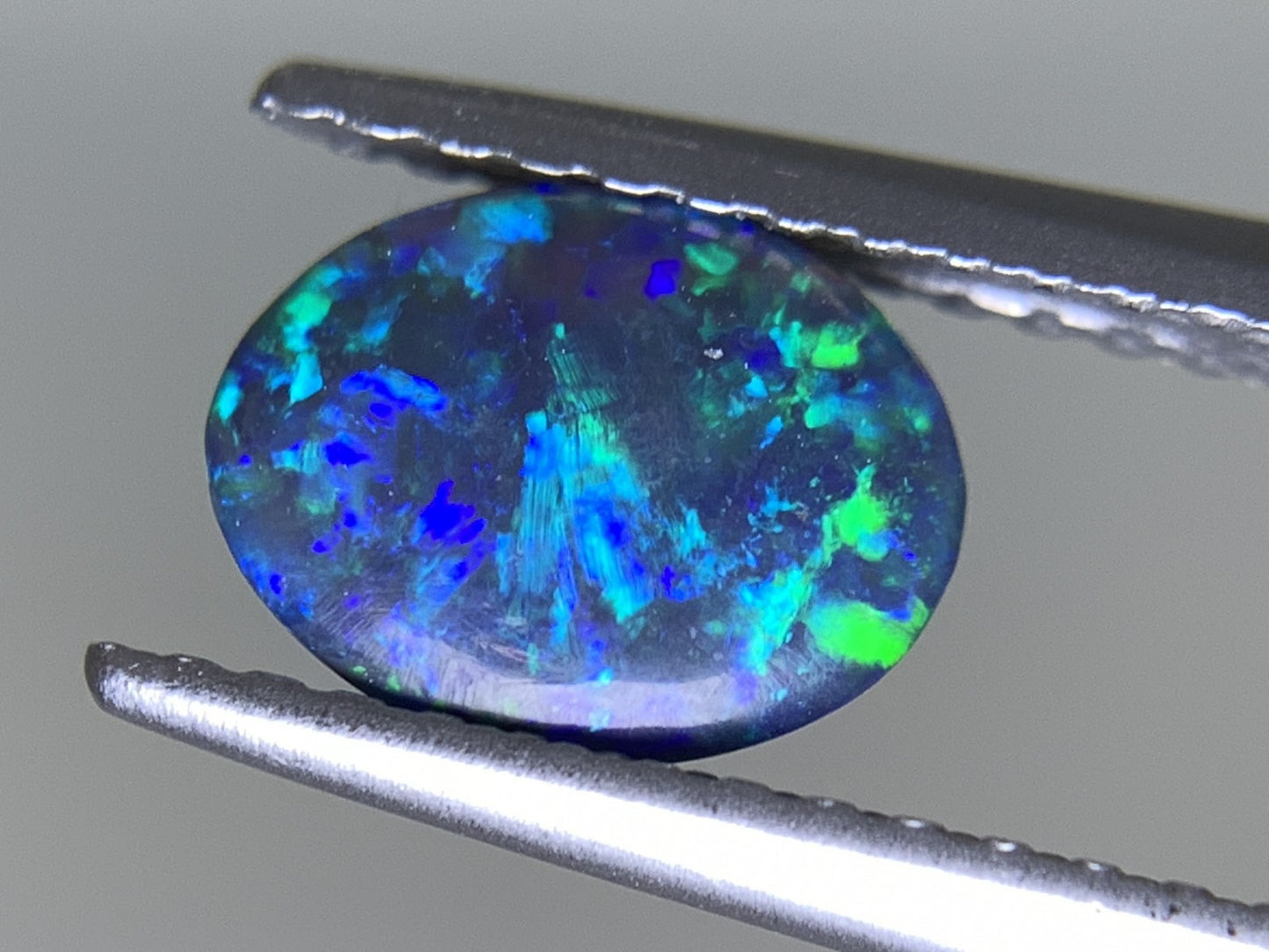 ブラックオパール  天然  0.655ct  宝石ソーティング付き  7.4㎜×5.7㎜×2.3㎜  ルース（ 裸石 ）  5180Y
