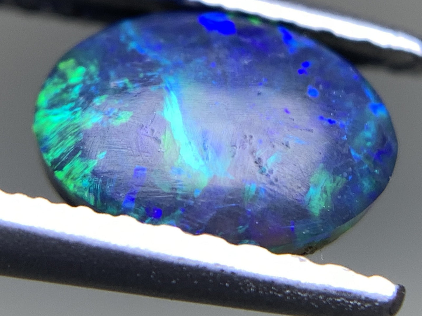 ブラックオパール  天然  0.655ct  宝石ソーティング付き  7.4㎜×5.7㎜×2.3㎜  ルース（ 裸石 ）  5180Y