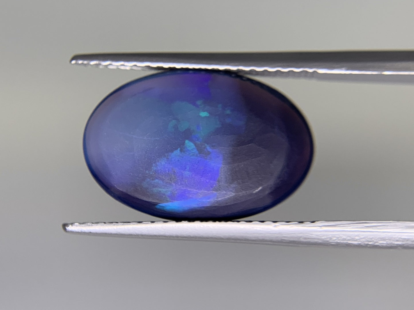 ブラックオパール 4.226ct  宝石ソーティング付き  15.7㎜×10.5㎜×4.3㎜  ルース（ 裸石 ） 1961Y