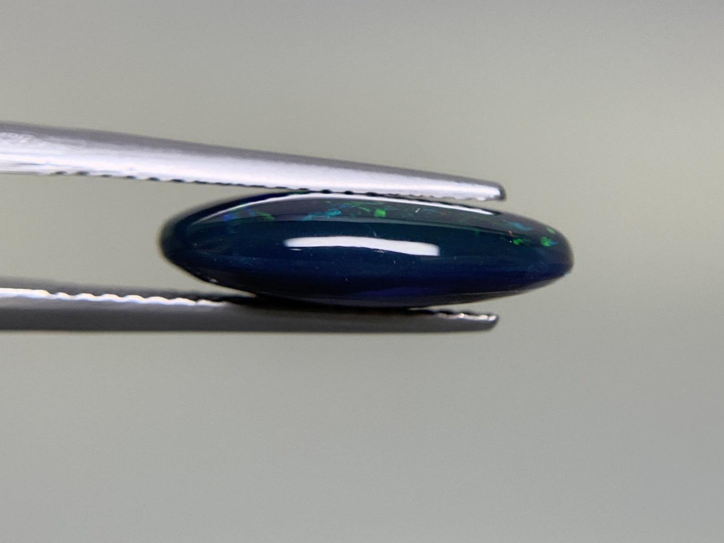 ブラックオパール 4.226ct  宝石ソーティング付き  15.7㎜×10.5㎜×4.3㎜  ルース（ 裸石 ） 1961Y
