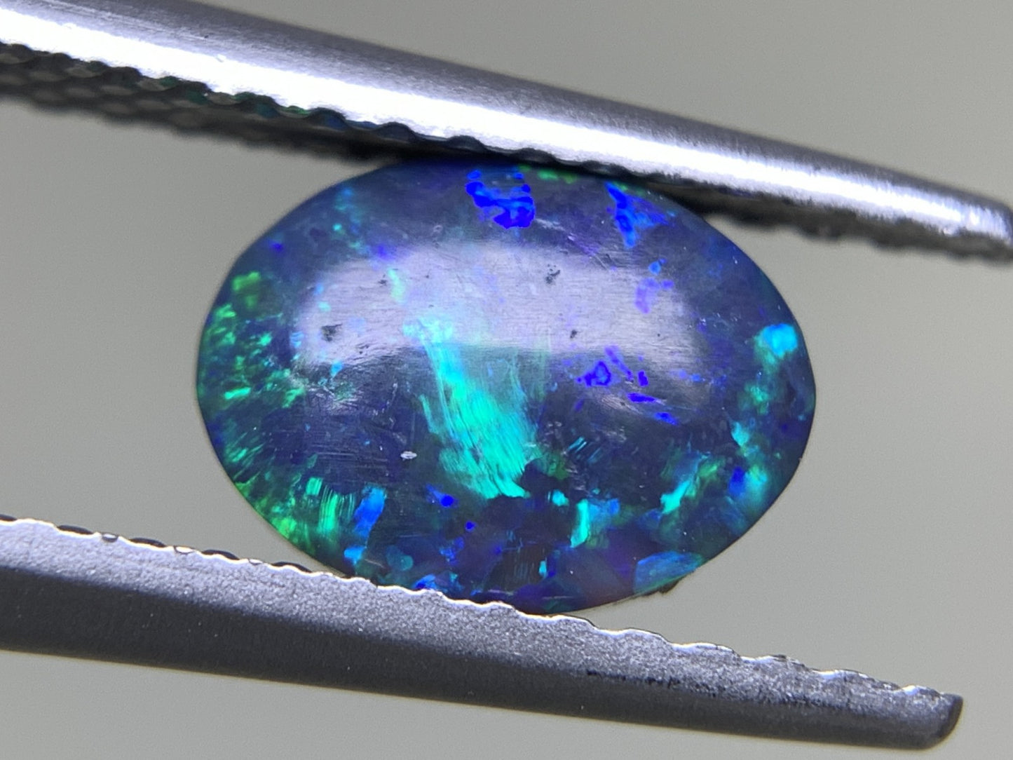 ブラックオパール  天然  0.655ct  宝石ソーティング付き  7.4㎜×5.7㎜×2.3㎜  ルース（ 裸石 ）  5180Y