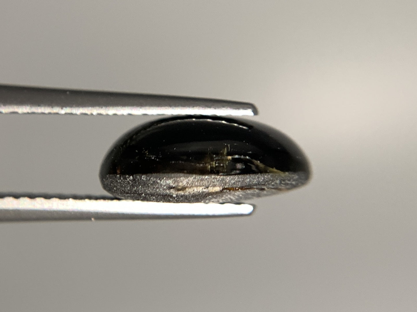 ブラックスターサファイア 天然 6.486ct 宝石ソーティング付き 11.9㎜×9.8㎜×4.8㎜ ルース（ 裸石 ） 7971Y