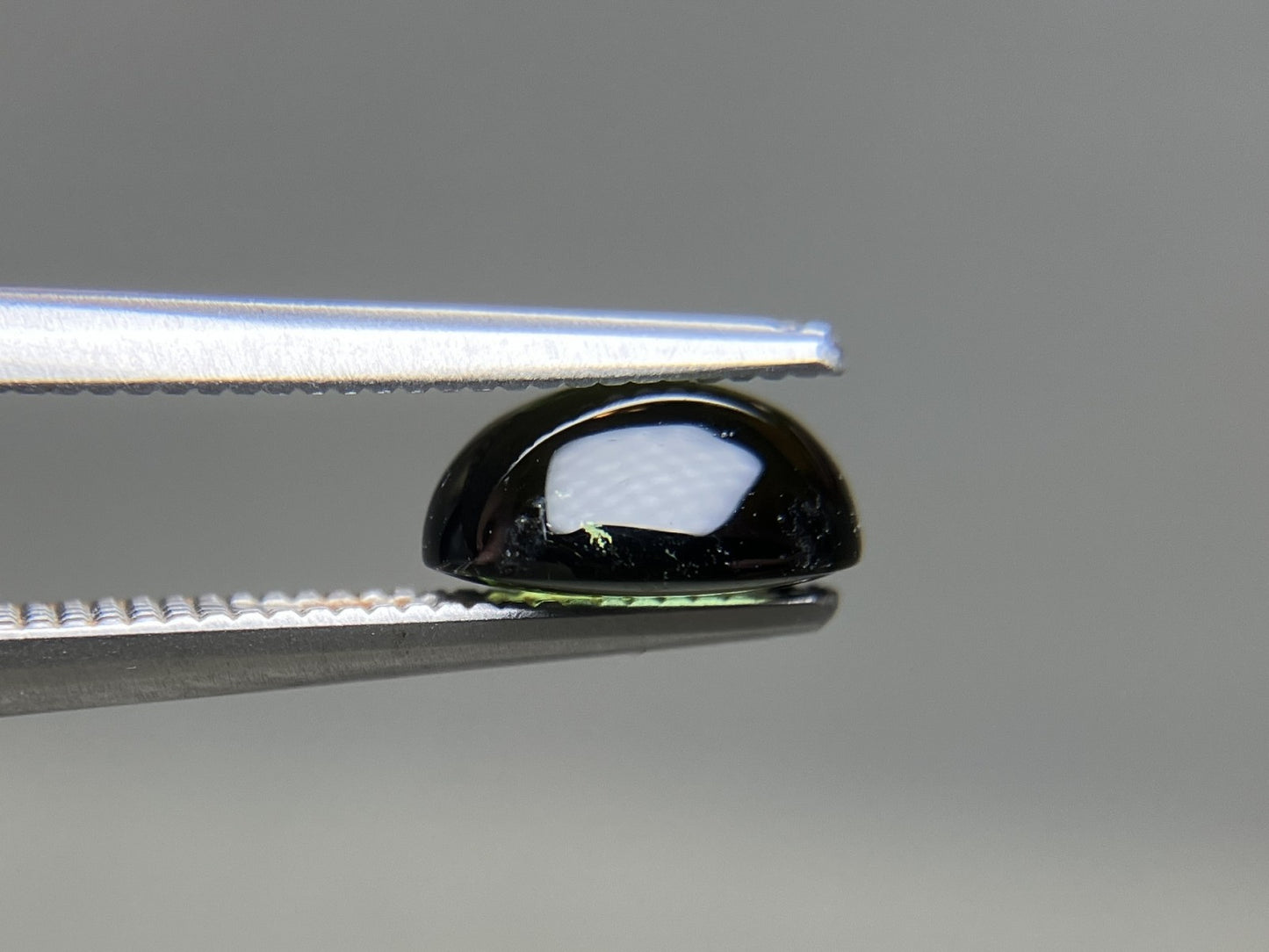 グリーントルマリン 天然 1.677ct 宝石ソーティング付き 8.0㎜×6.0㎜×3.8㎜ ルース（ 裸石 ） 7508YY